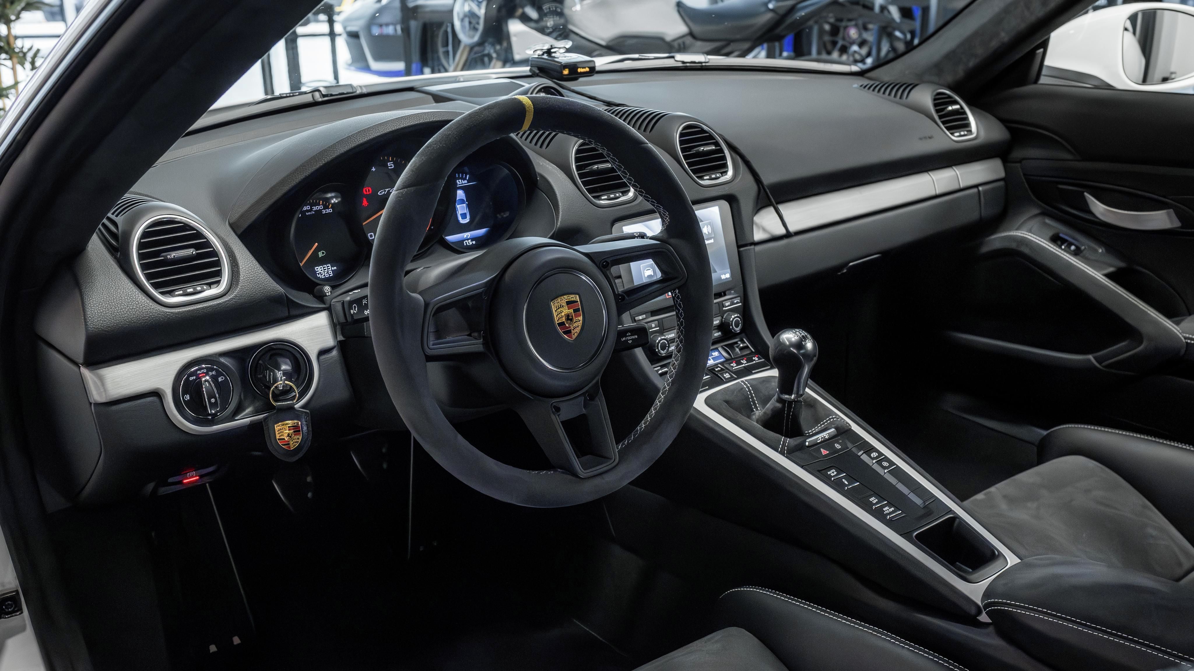 Porsche Cayman, GT4, ZÁRUKA - fotka 4