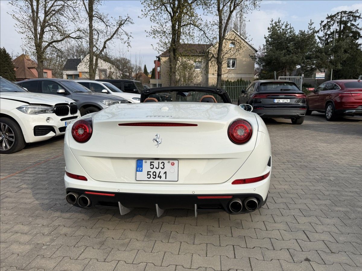 Ferrari California, T 3,9 V8 412 kW - fotka 4