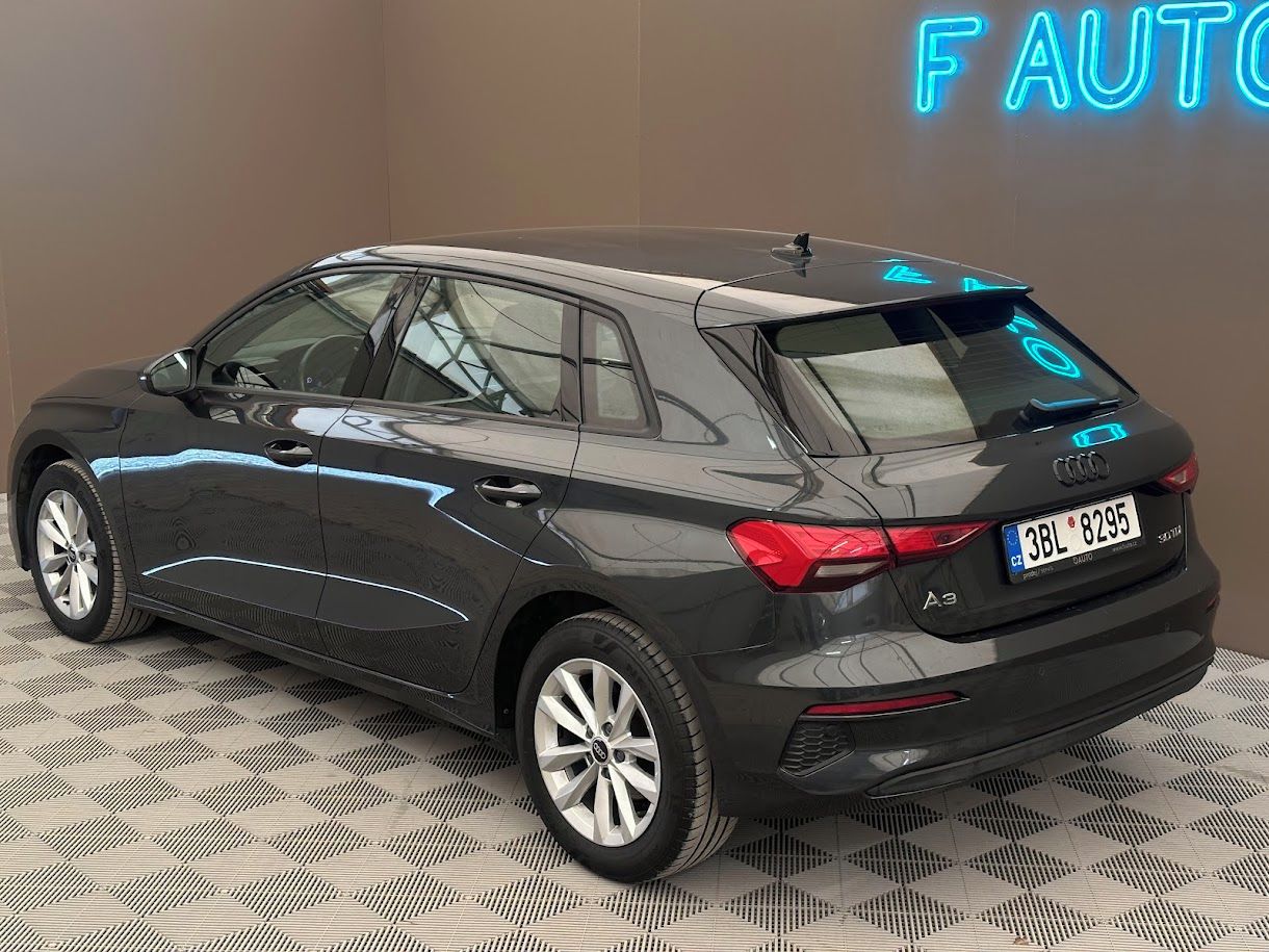 Audi A3, Sportback 30 TDi Business Edit - fotka 4