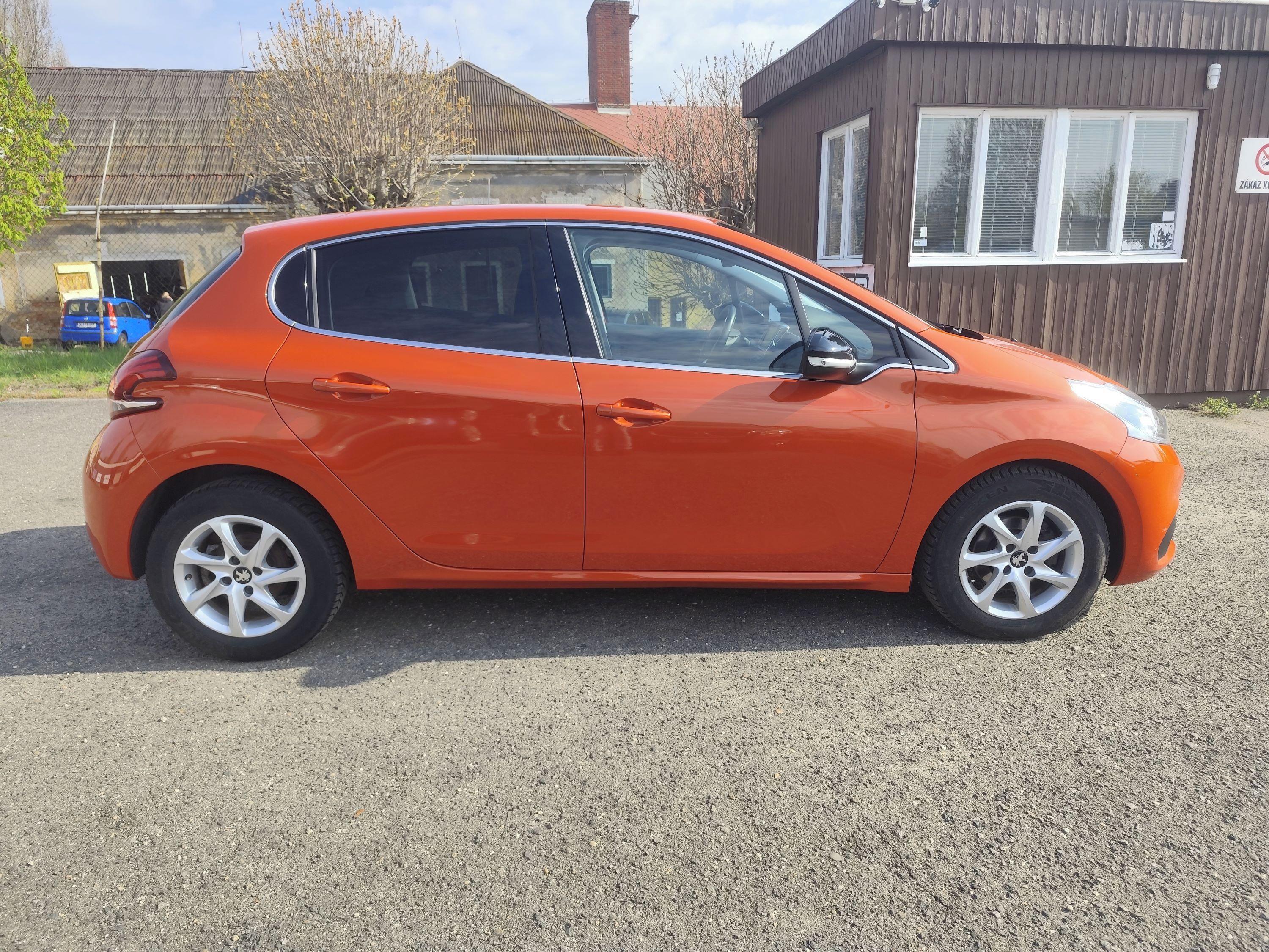 Peugeot 208, Allure 1.2i,81kw.Klimatizace - fotka 5
