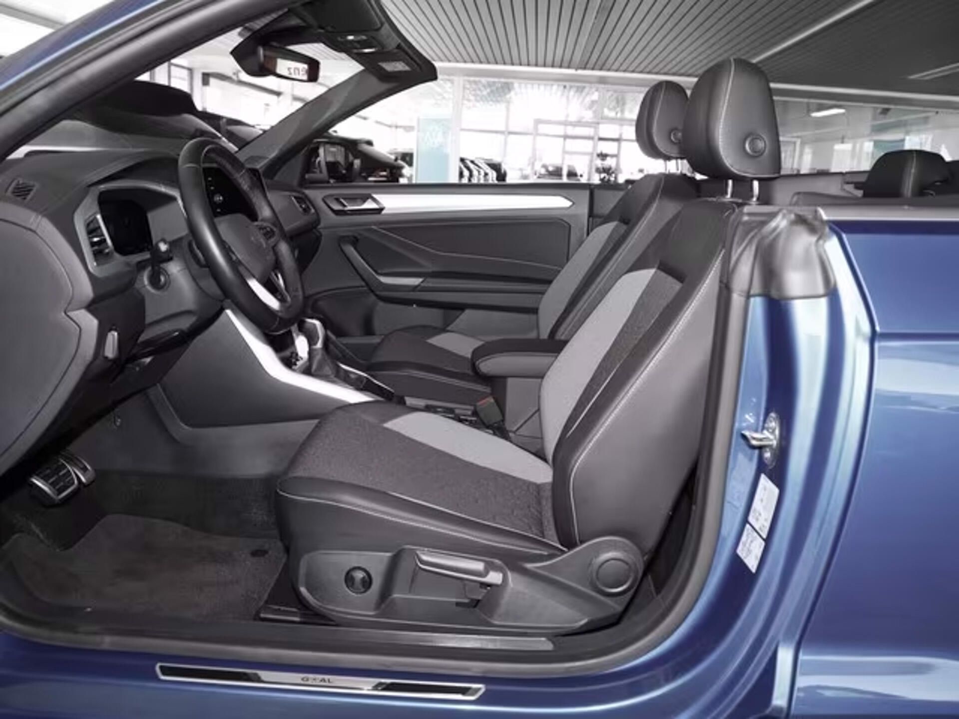 Volkswagen T-Roc, 1.5 TSI DSG ACC LED Kam - fotka 6