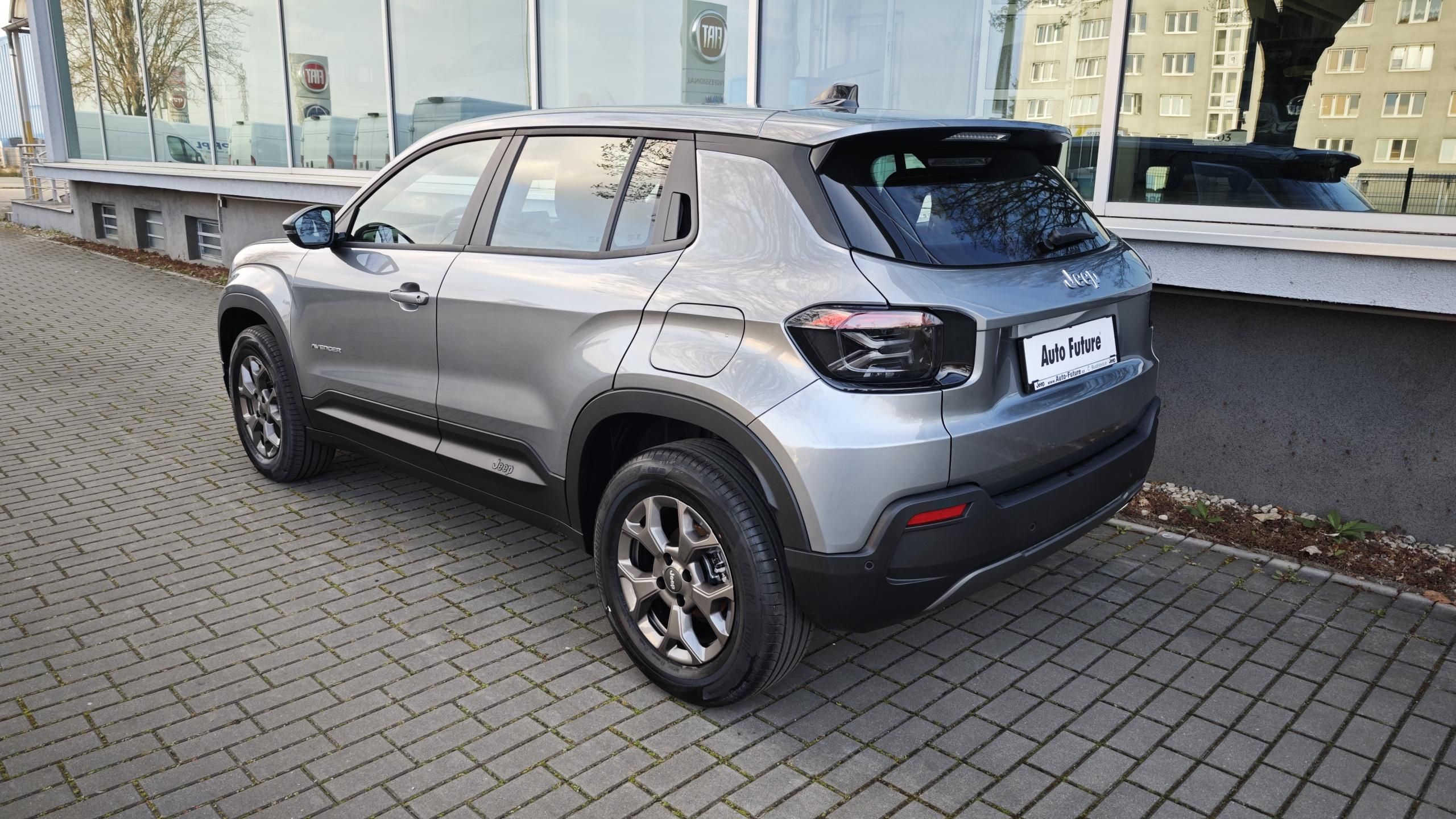 Jeep Avenger, Longitude 1,2 100PS manuál - fotka 4