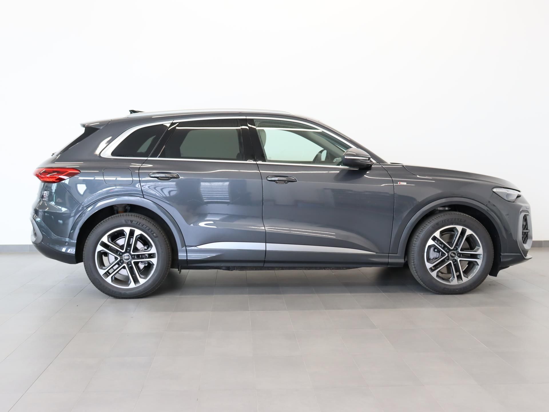 Audi Q5, TDI quattro Stronic - fotka 3