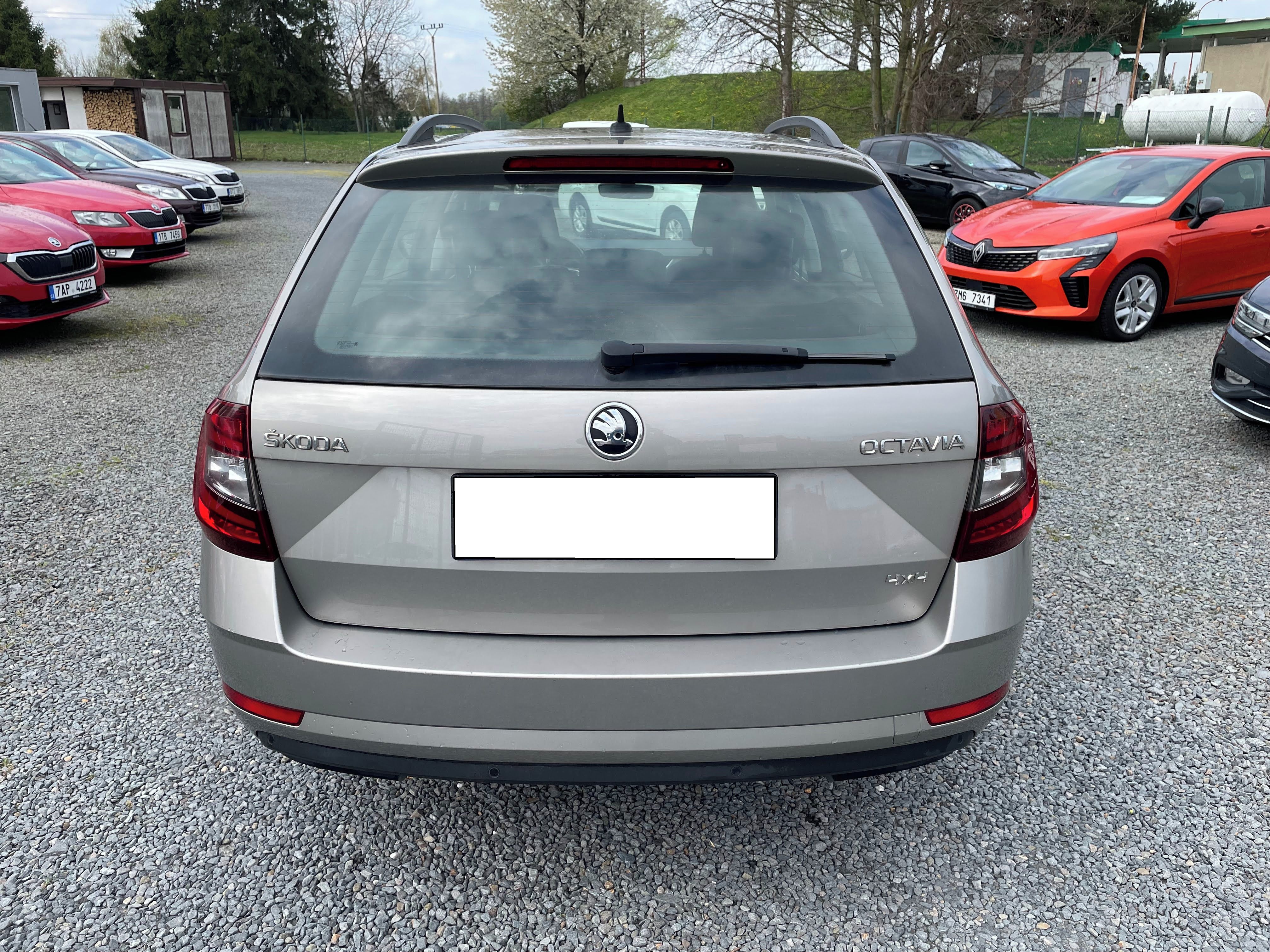 Škoda Octavia, 2.0 TDI, Style, 4X4 Serv.kniha - fotka 4