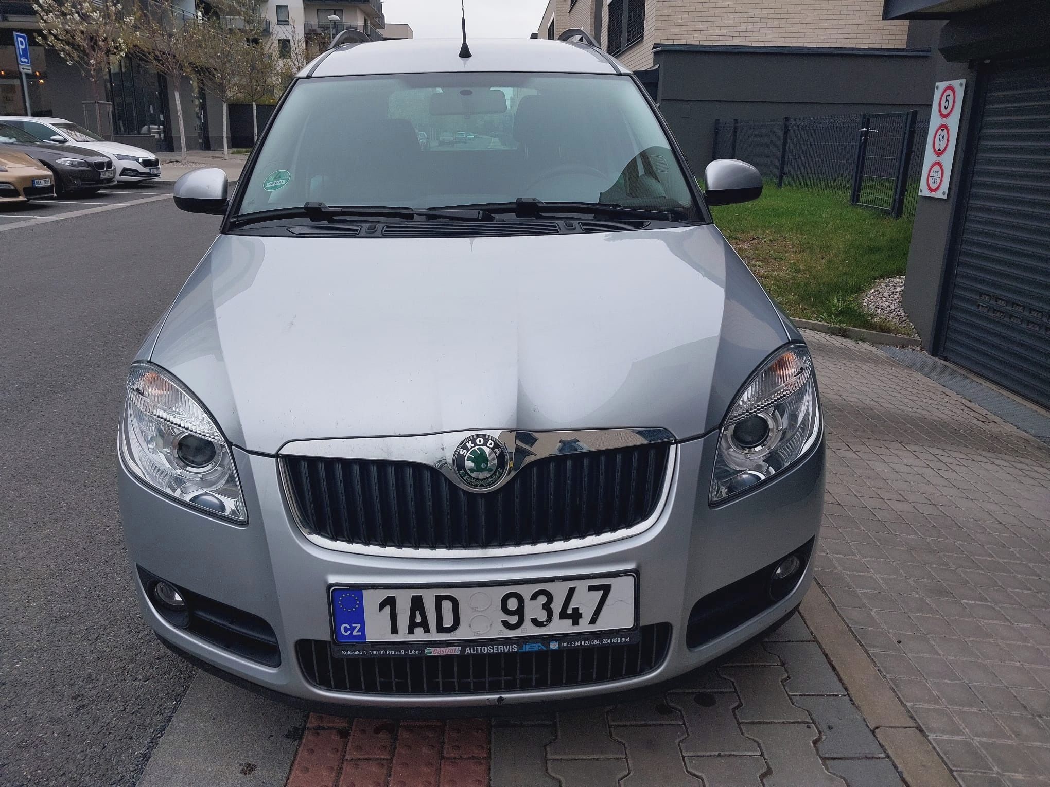 Škoda Roomster, 1.2 HTP  56.000km - fotka 2