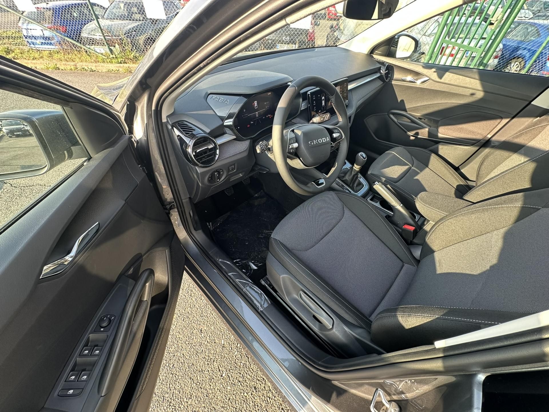 Škoda Fabia, CLASSIC 1.0TSI 70kW - fotka 6
