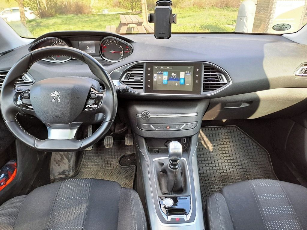 Peugeot 308, 1.2, 96kW, servisováno - fotka 5