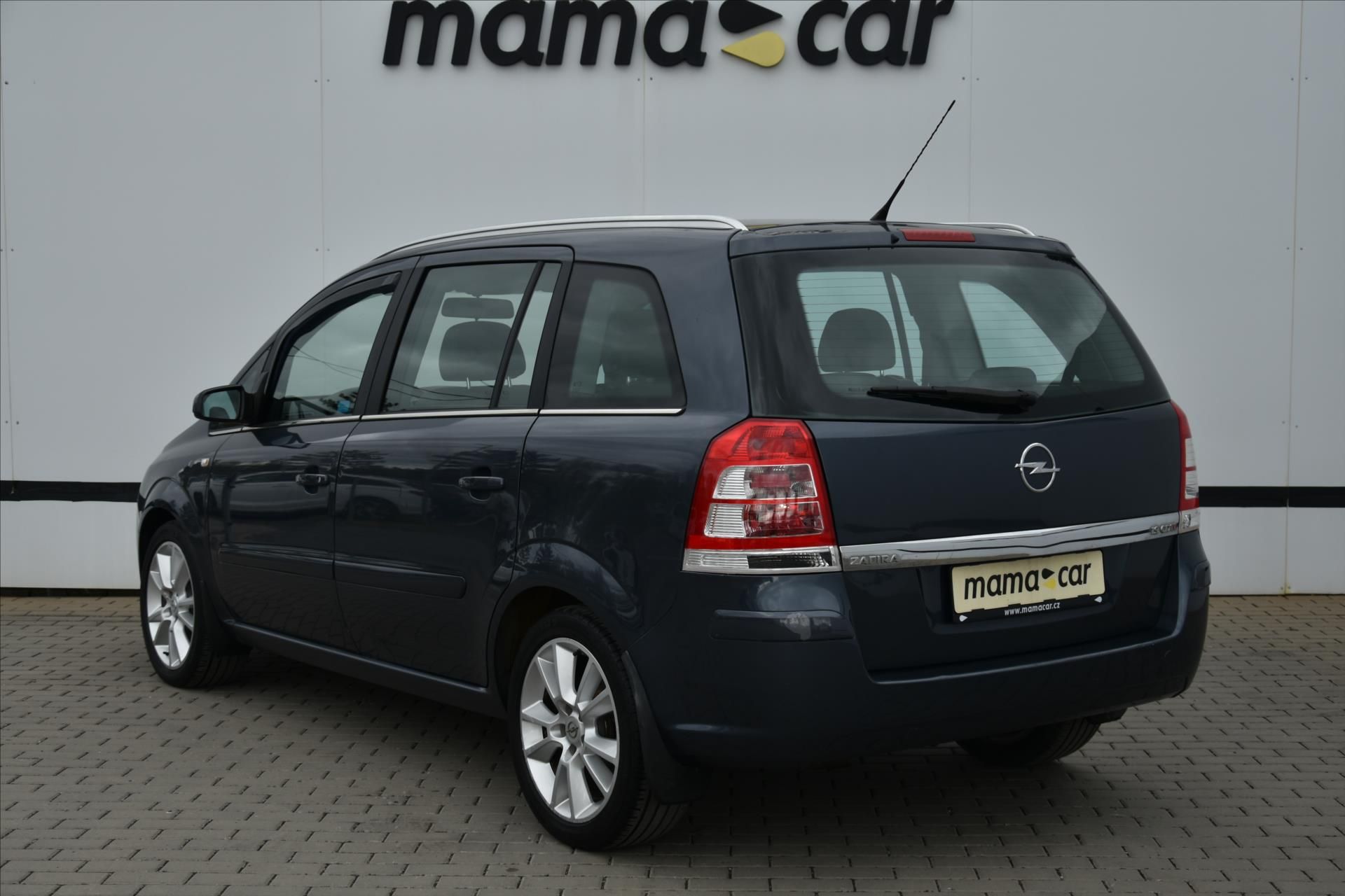 Opel Zafira, 1.9 CDTi 110kW 7MÍST 1.MAJ. ČR - fotka 5