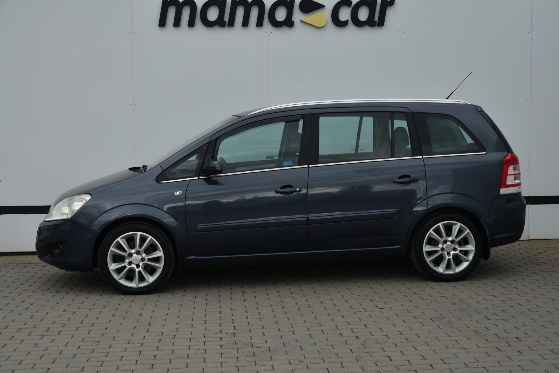 Opel Zafira, 1.9 CDTi 110kW 7MÍST 1.MAJ. ČR - fotka 4
