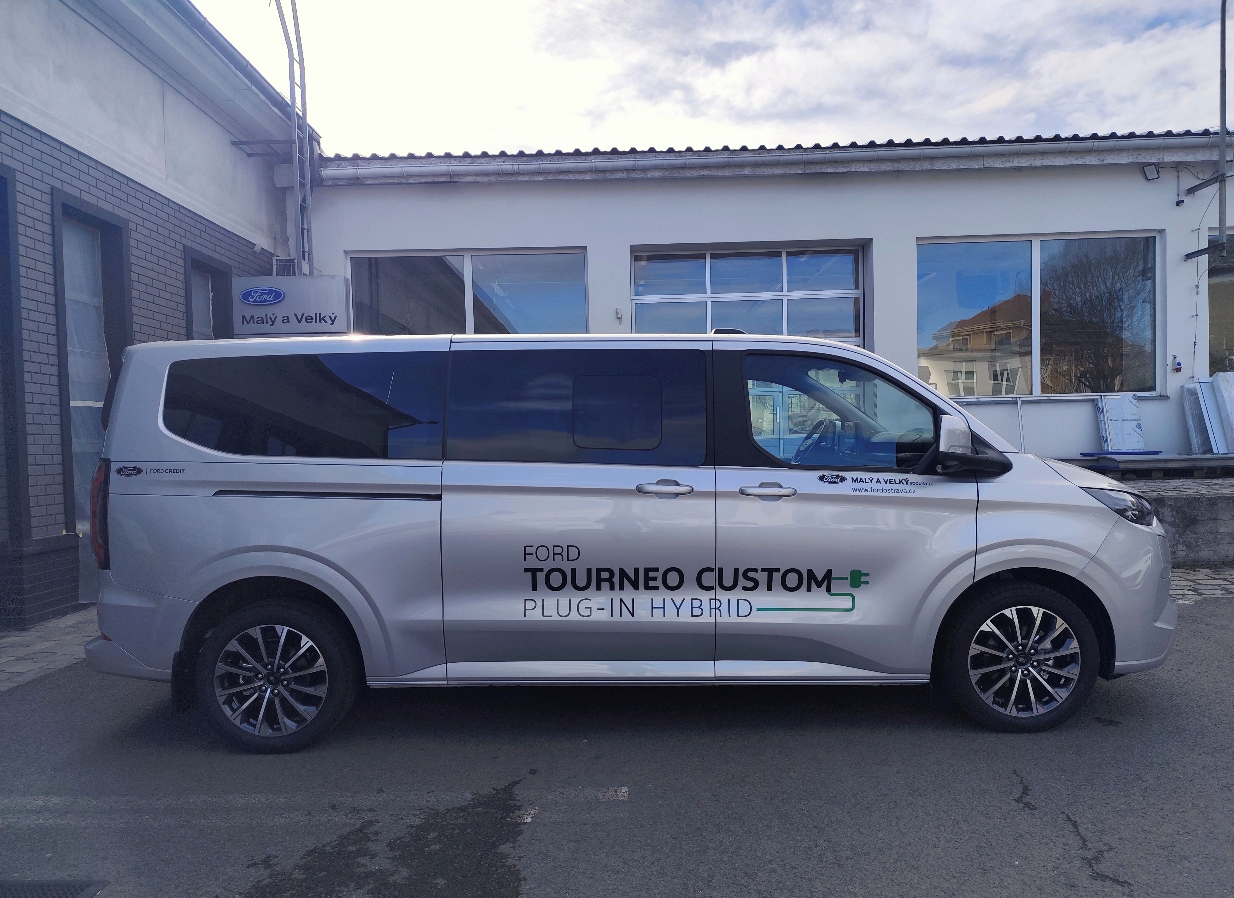 Ford Tourneo Custom, 2.5 PHEV 171kW ECVT aut. - fotka 3