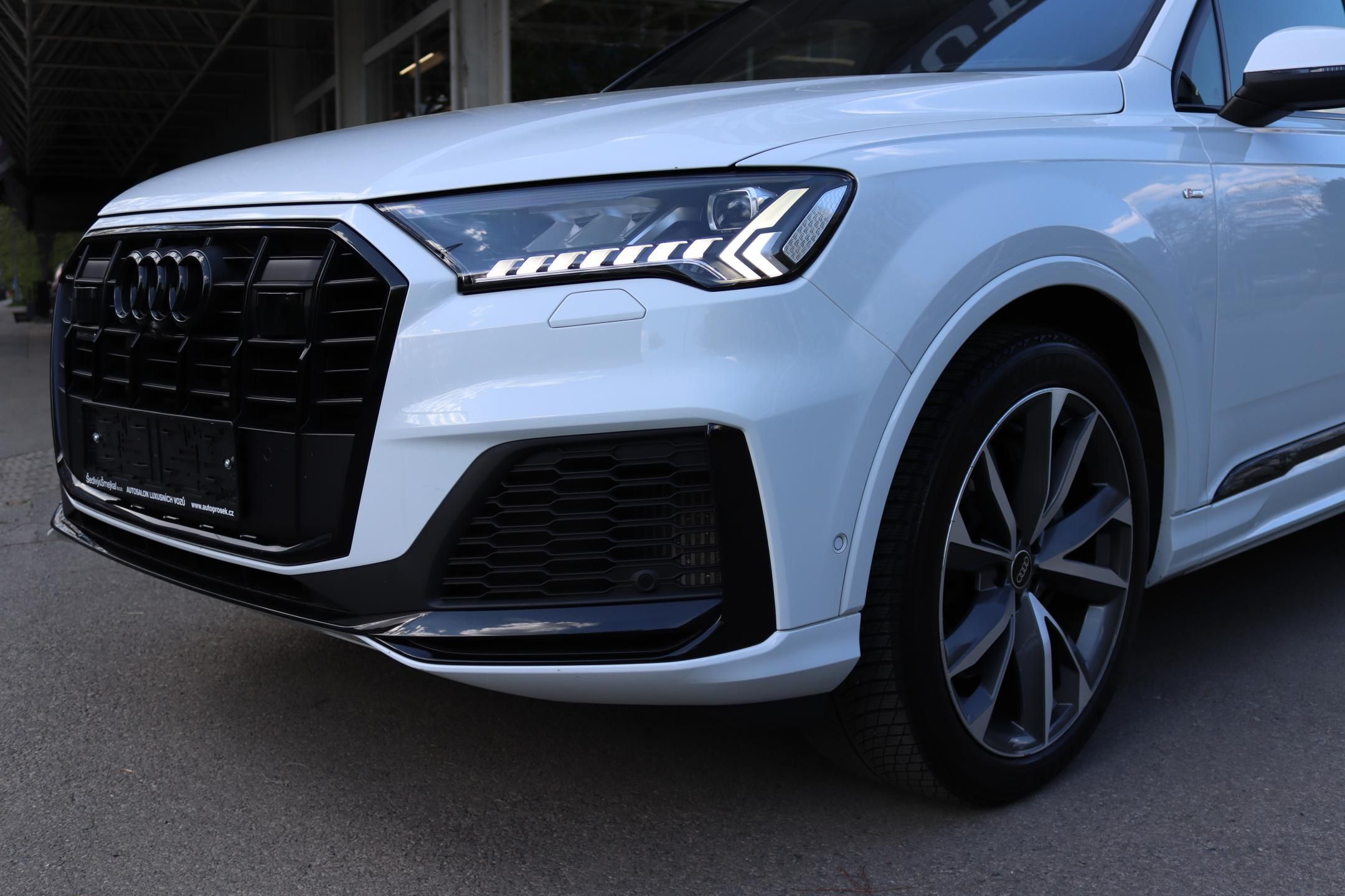 Audi Q7, 55TFSI V6 QUATTRO S-LINE 250kW - fotka 5