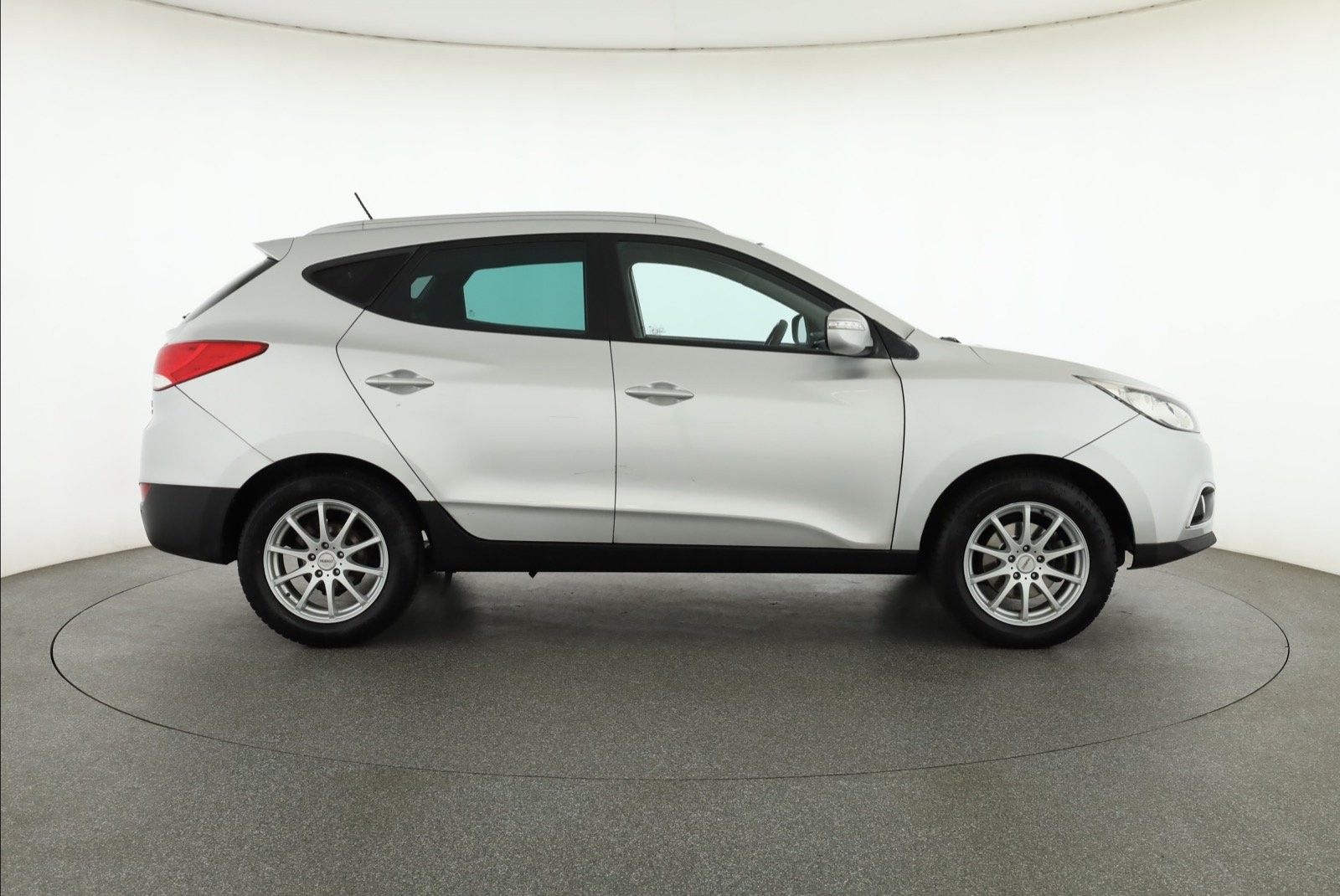 Hyundai ix35, 2.0 CRDi, Kožené sedačky - fotka 6