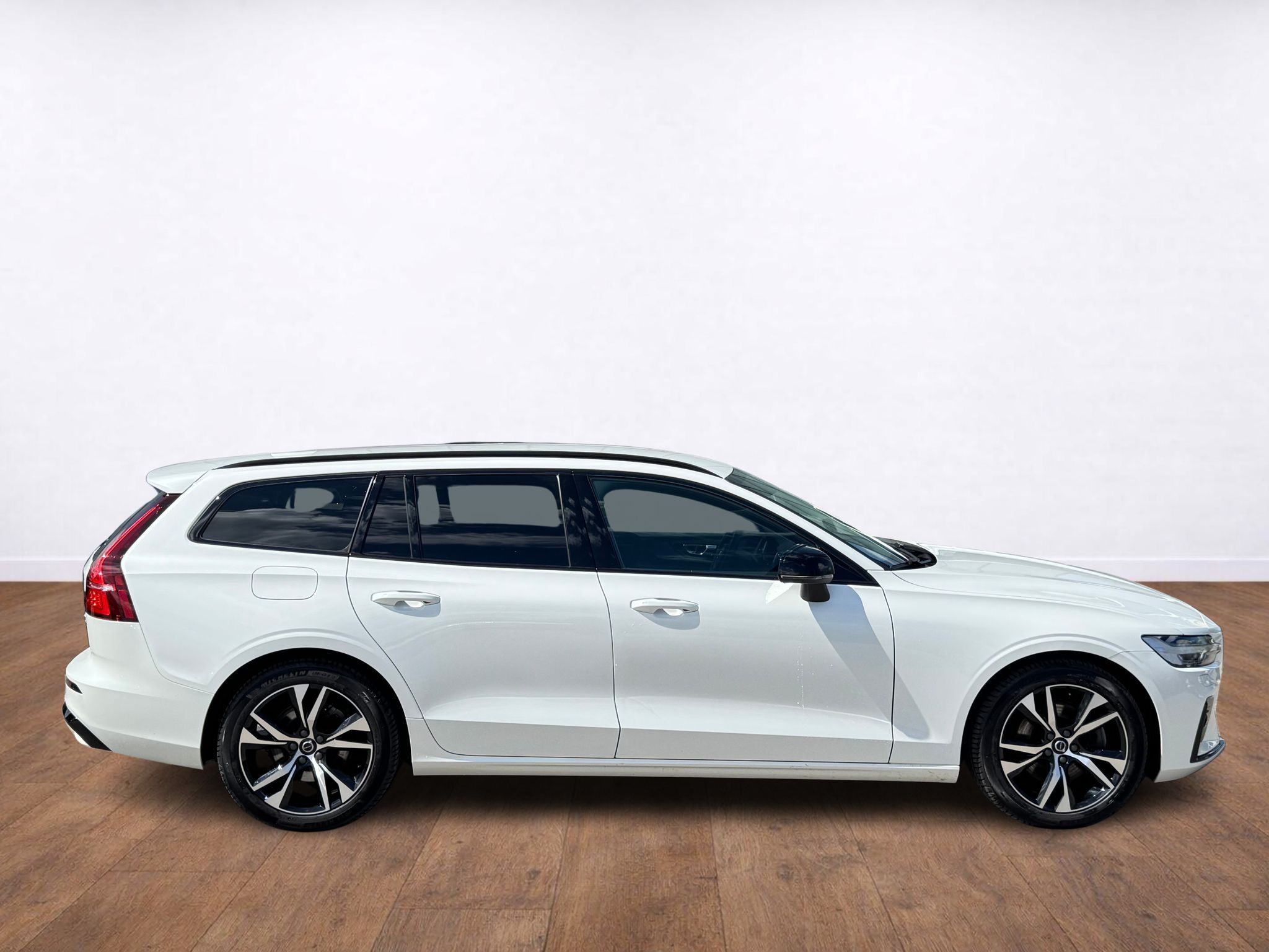 Volvo V60, PLUS DARK B4 - fotka 6