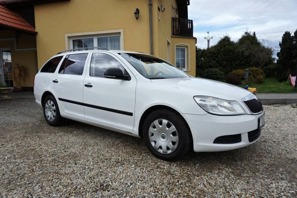 Škoda Octavia, CLASSIC 1,6 TDI 77 kW - fotka 2