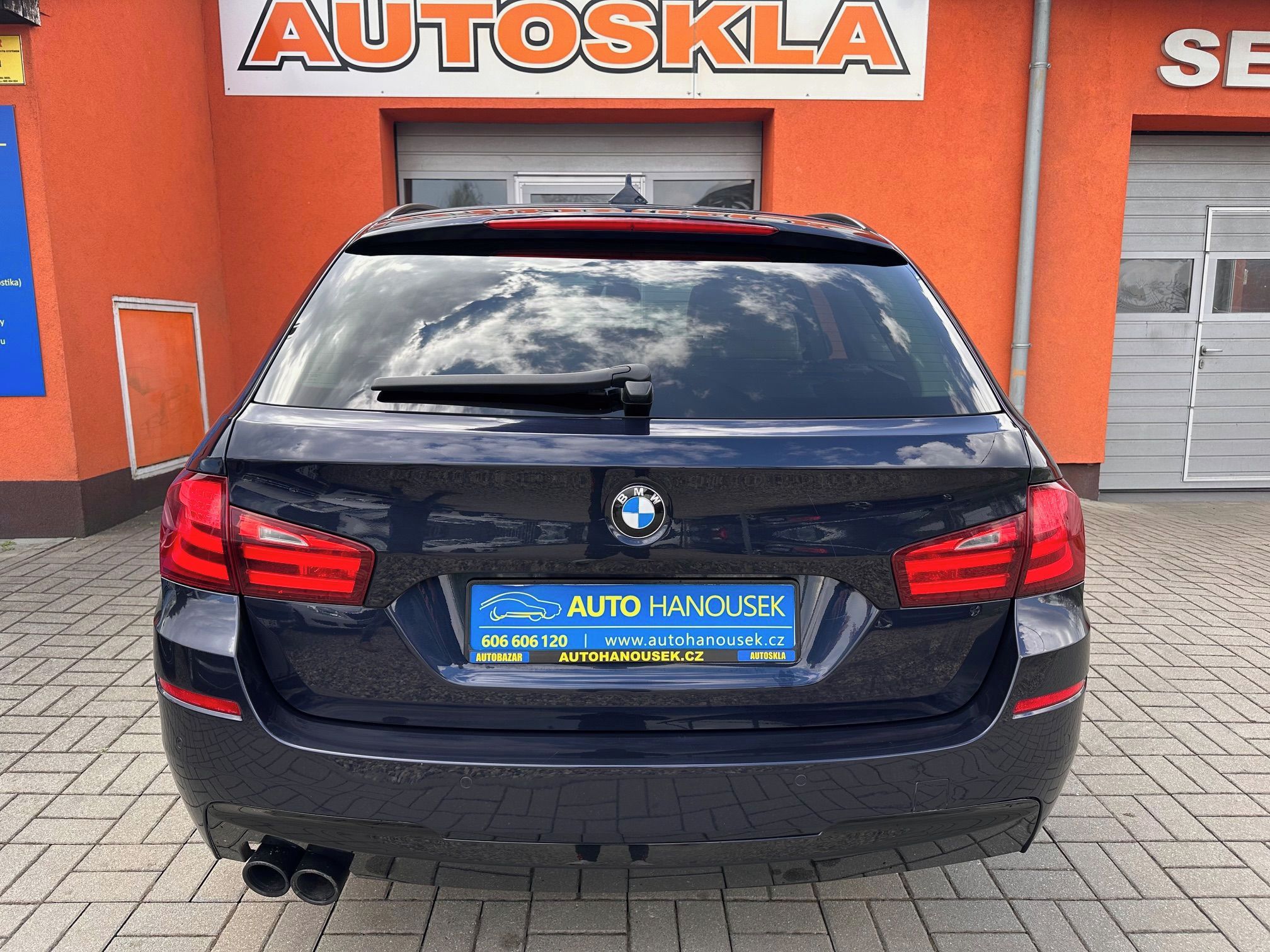 BMW Řada 5, 523i 3.0 V6 HUD,ACC,NIGHT - fotka 6