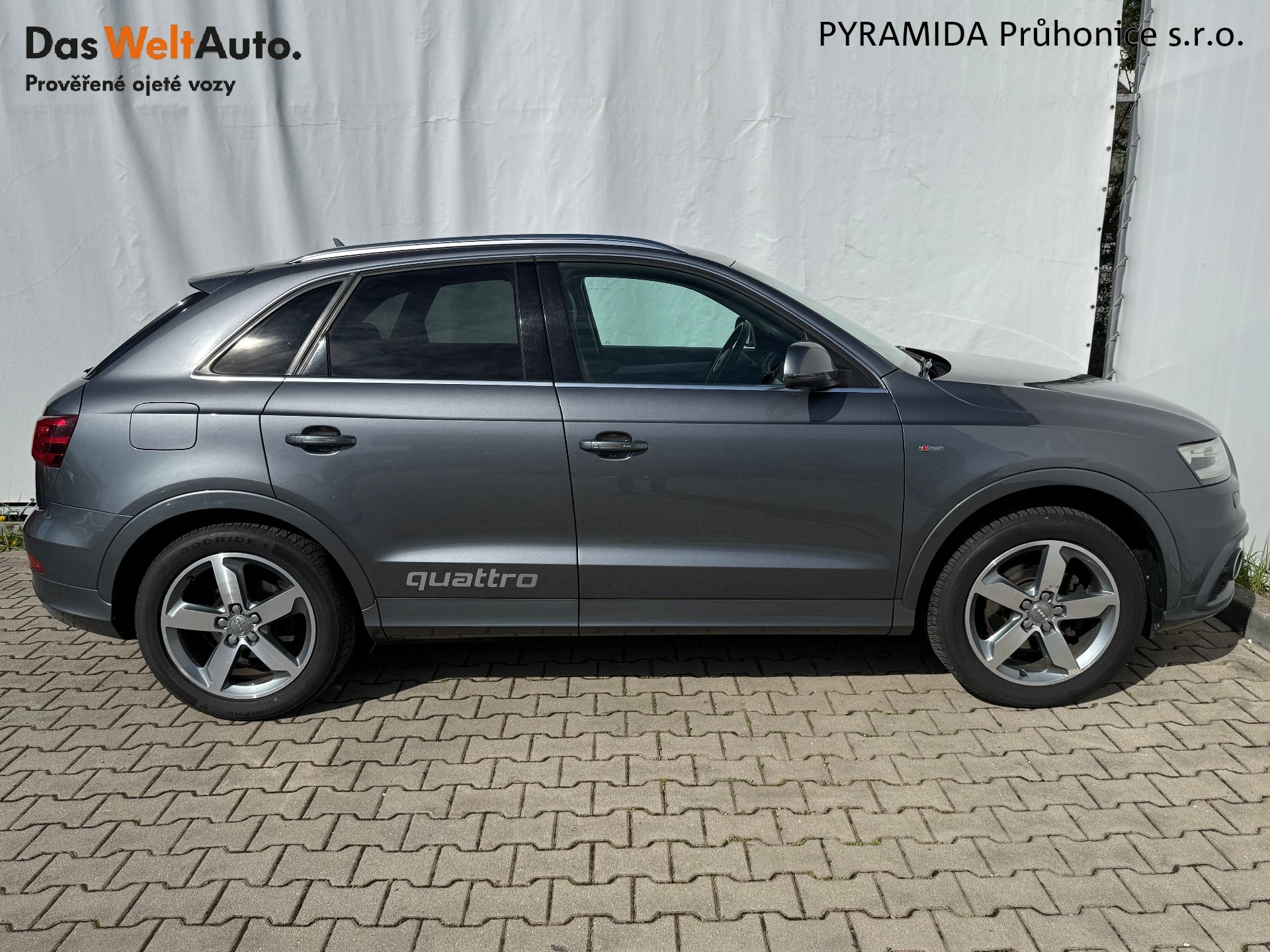 Audi Q3, 2.0 TFSI 125 kW S-line 4x4 - fotka 6