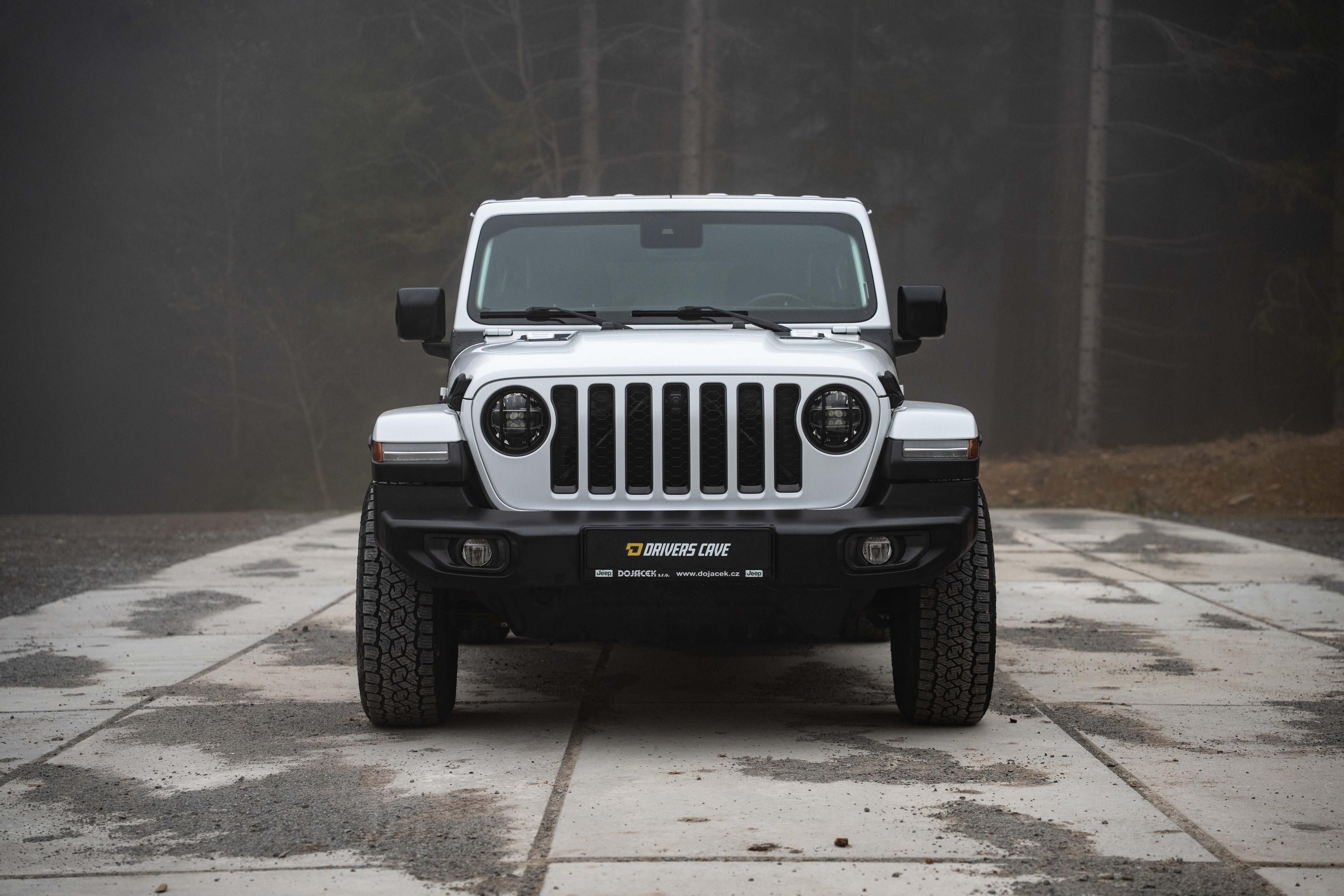 Jeep Wrangler, 2.0 Unlimited 80. Anniversary - fotka 5