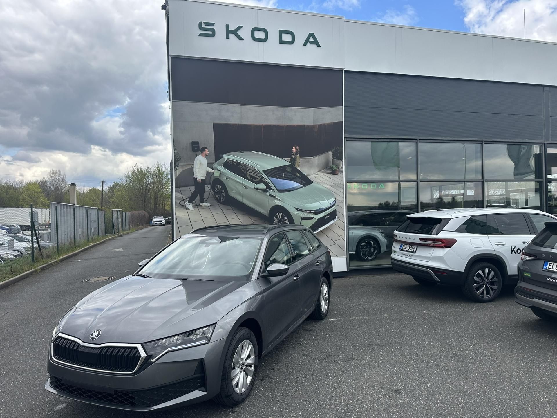 Škoda Octavia, ESSENCE + dovýbava *597