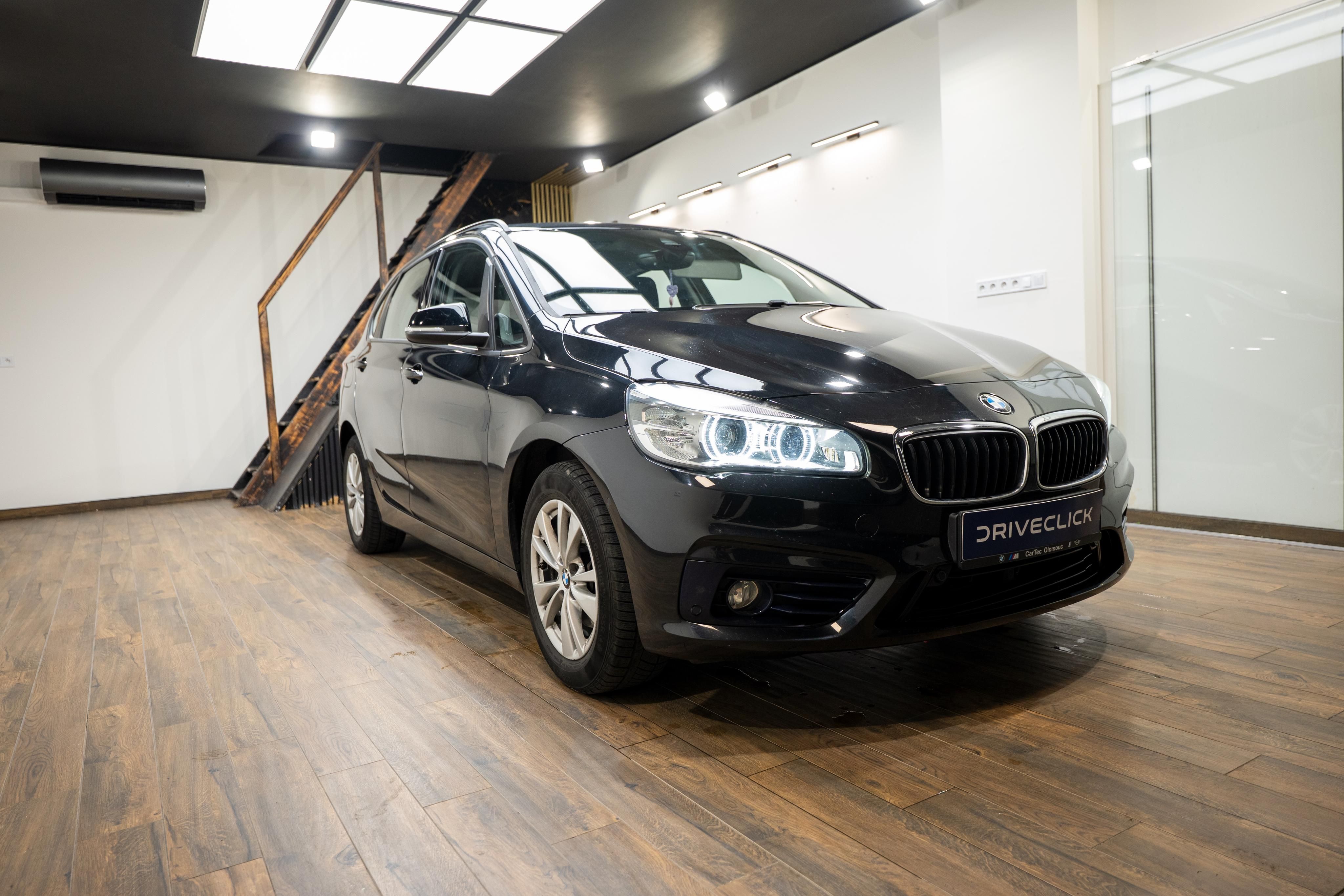 BMW Řada 2, 216d Active Tourer - fotka 3