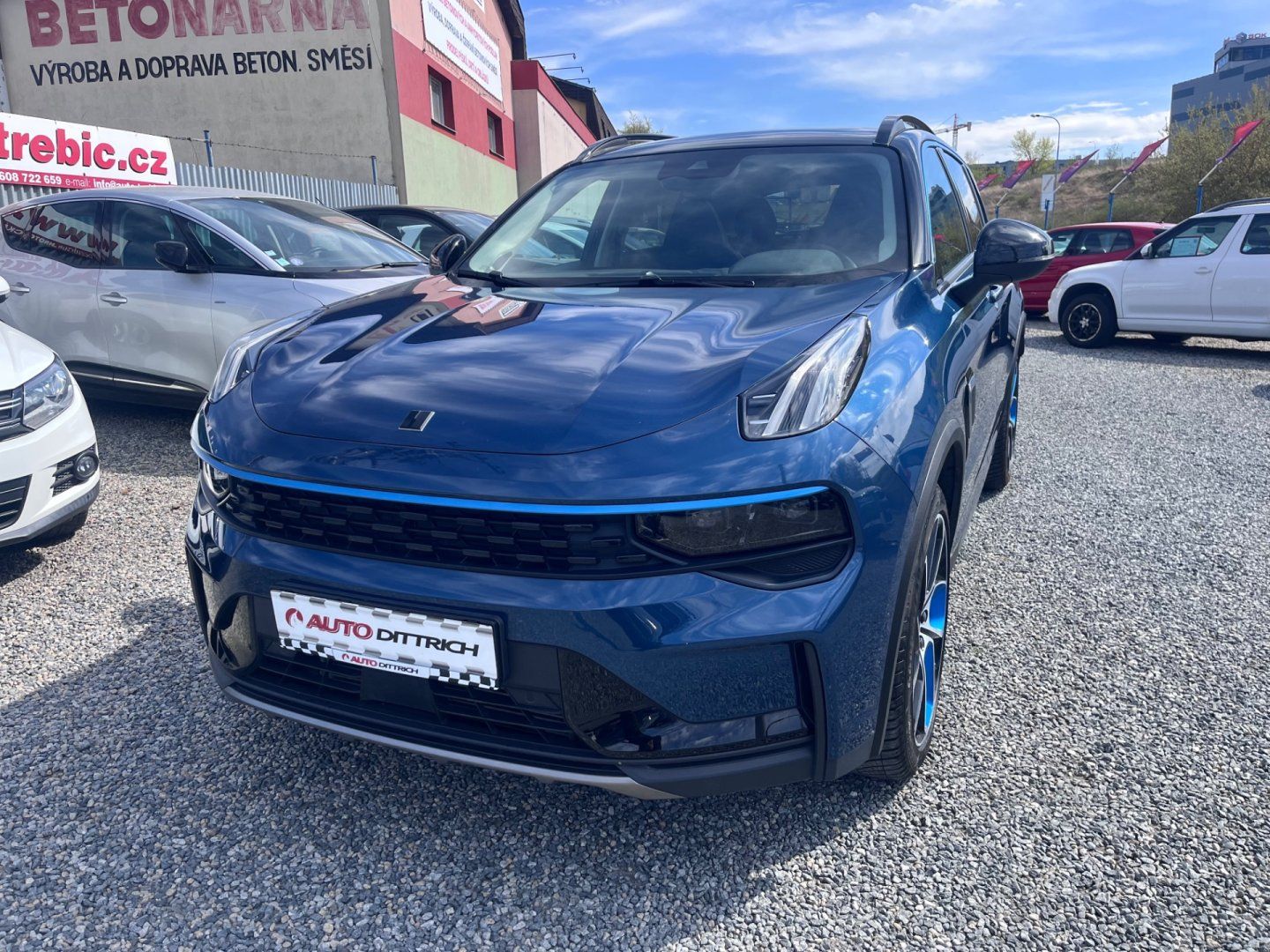 Lynk & Co 01, 1.5i PHEV - fotka 2