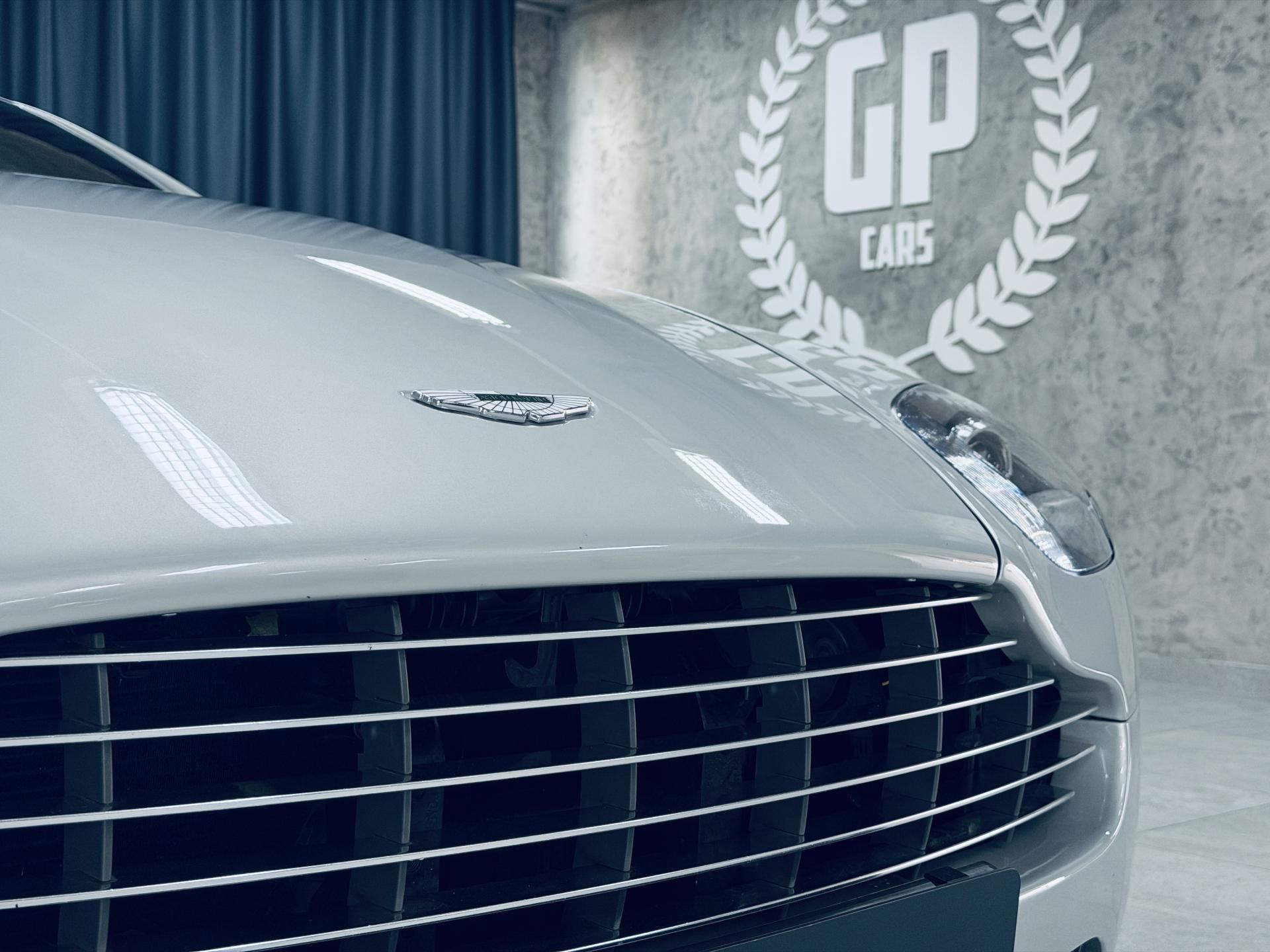 Aston Martin V8 Vantage, 4.7L V8 - fotka 5