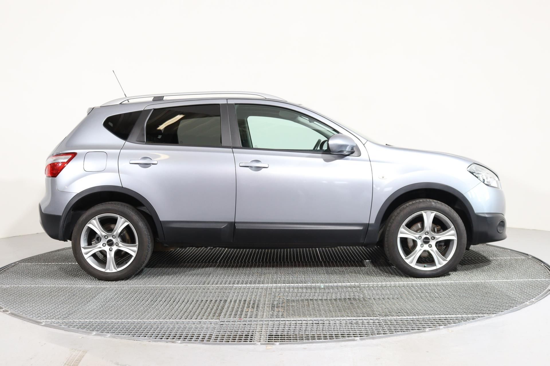 Nissan Qashqai, 2,0 i 104kW/Park.KAMERA - fotka 3