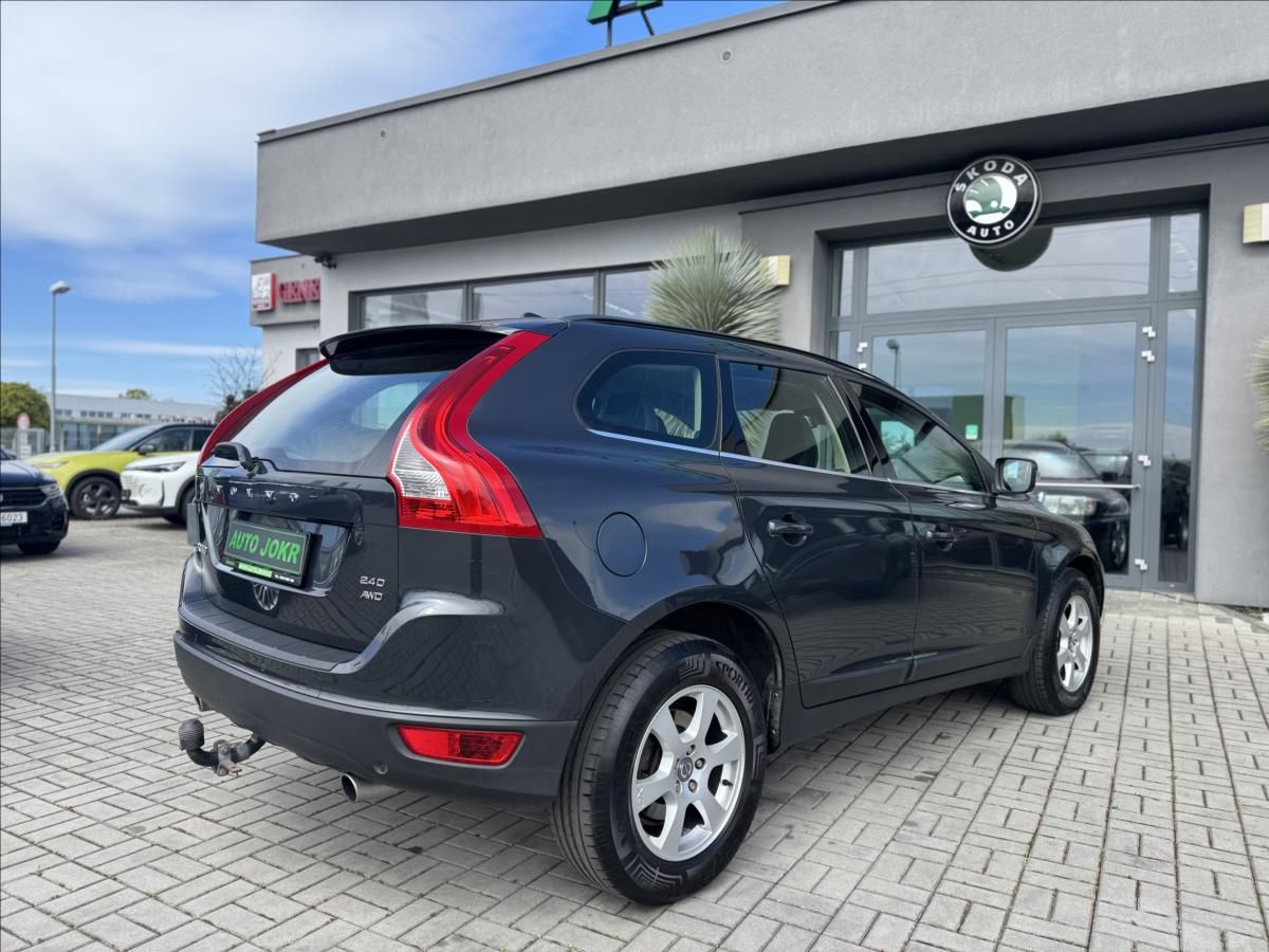 Volvo XC60, 2,4 D4 120kW AUTOMAT AWD  Mome - fotka 6