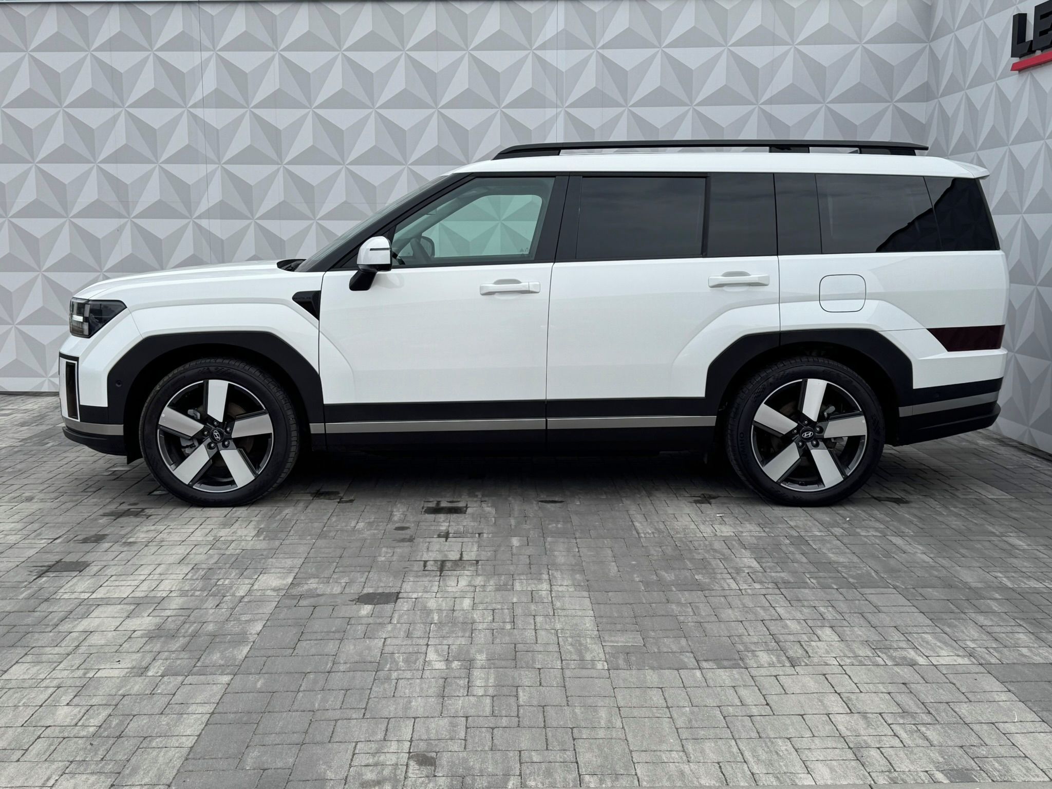 Hyundai Santa Fe, 7S 1,6 T-GDI HEV 4WD STYLE PRE - fotka 3