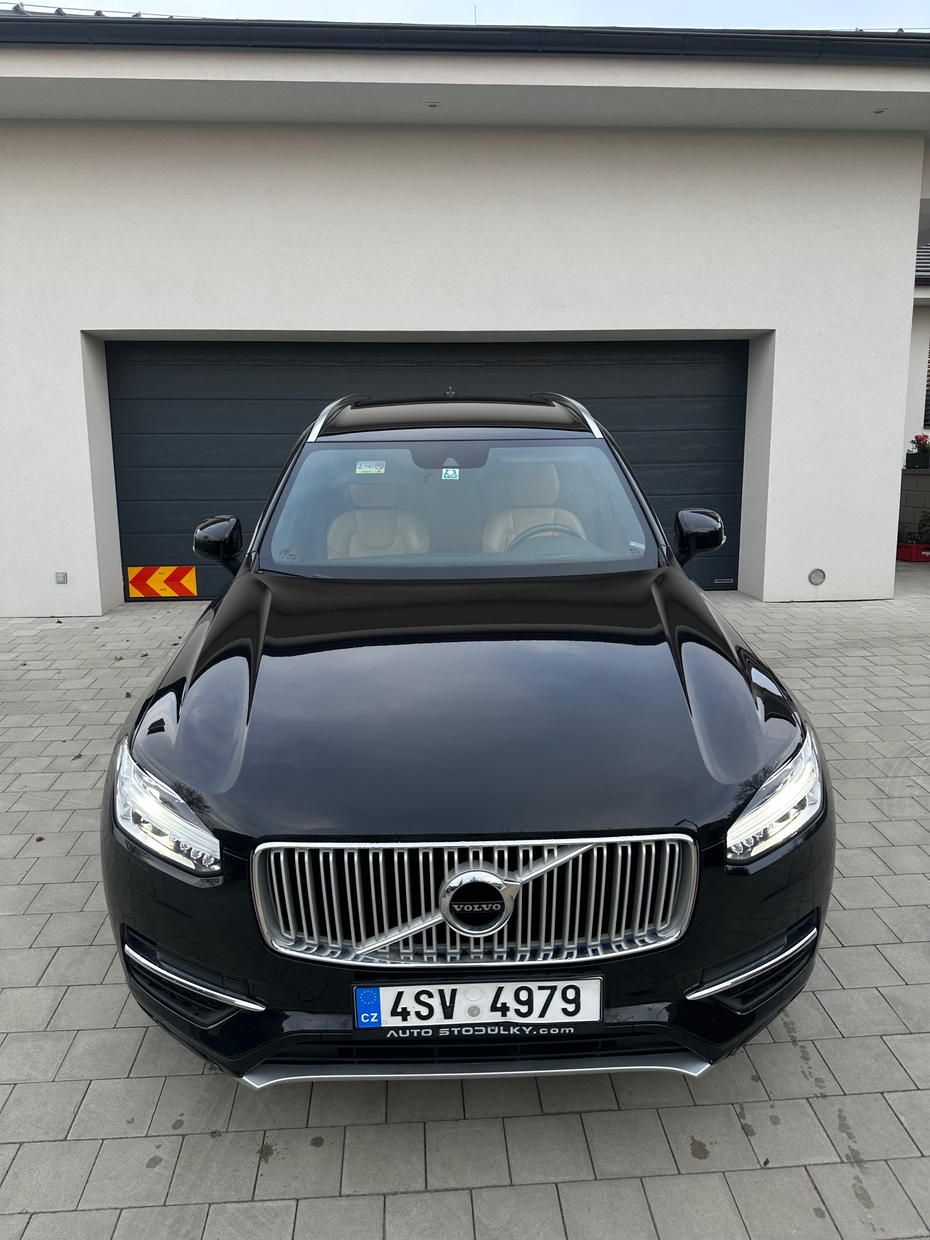 Volvo XC90, T6 AWD, 7 míst, tažné, 1.maj - fotka 3