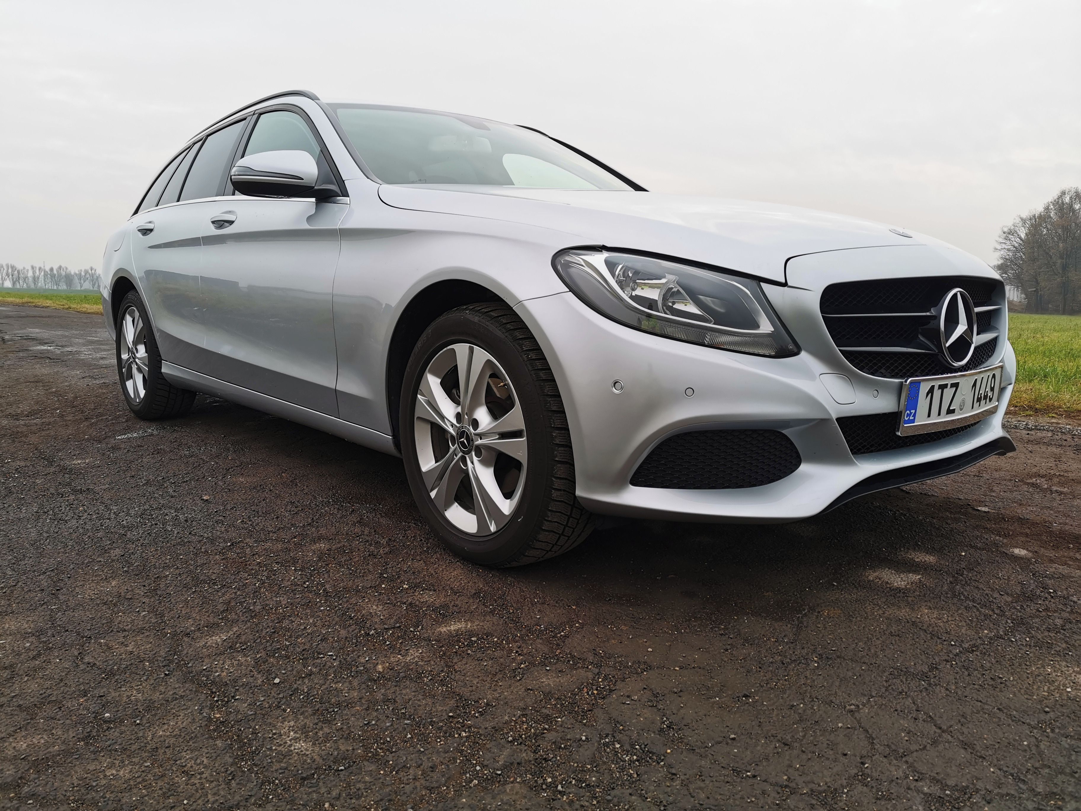 Mercedes-Benz Třídy C, C200 Bluetec - fotka 3
