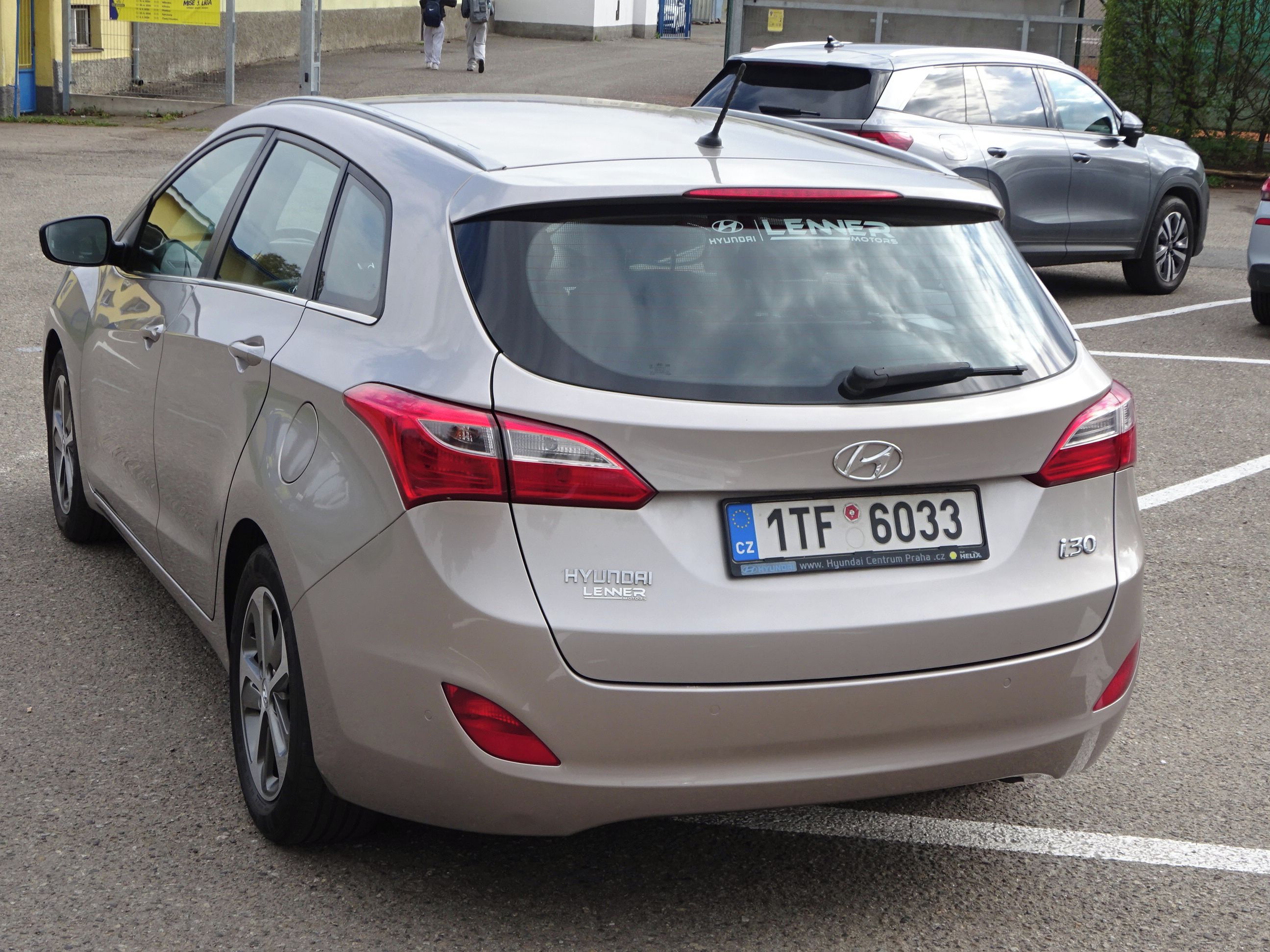 Hyundai i30, 1.6i 2.Maj.serv.kníž.ČR 88 kw - fotka 4