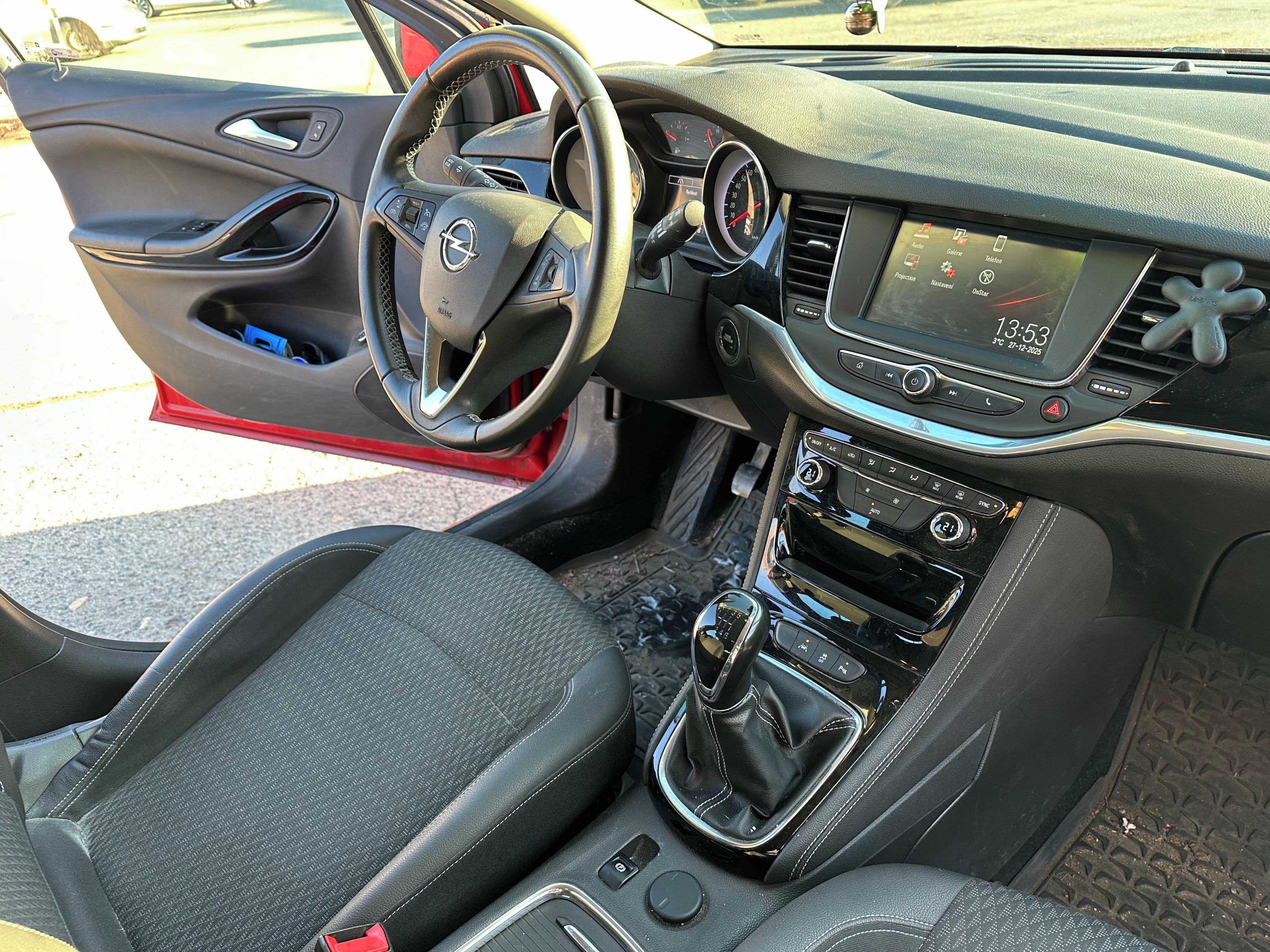 Opel Astra, 1.4 Turbo 92kW, Sport Tourer+ - fotka 6