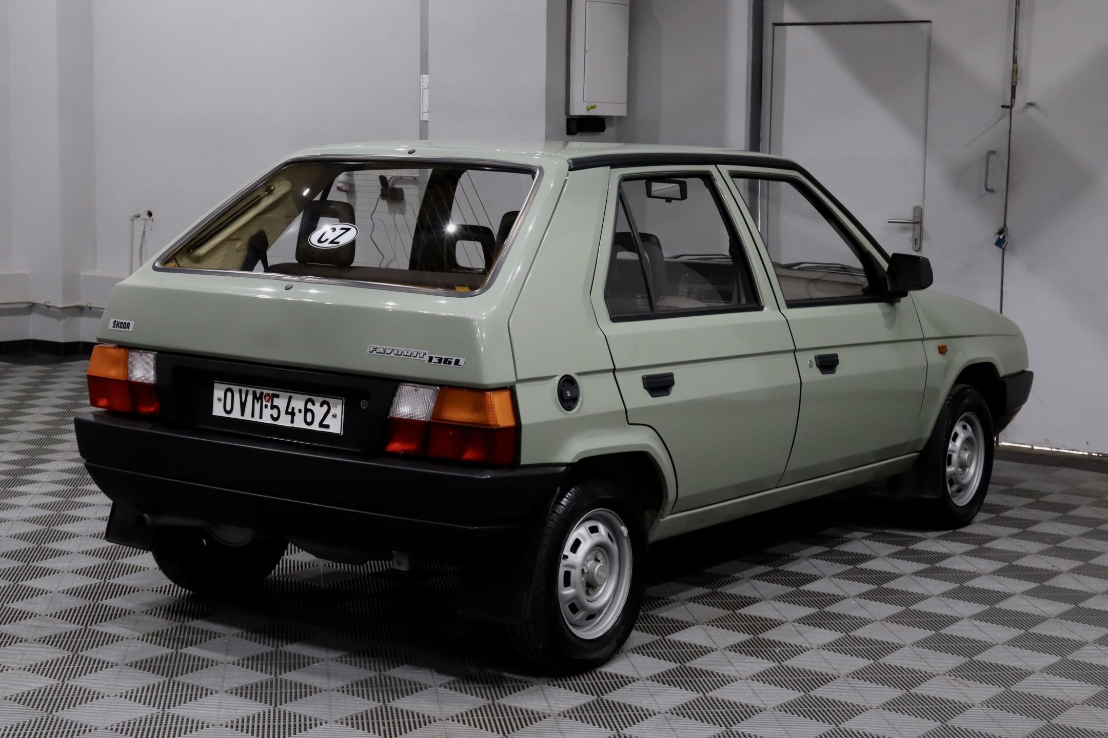 Škoda Favorit, 1.3 46 kW 136 L - fotka 6