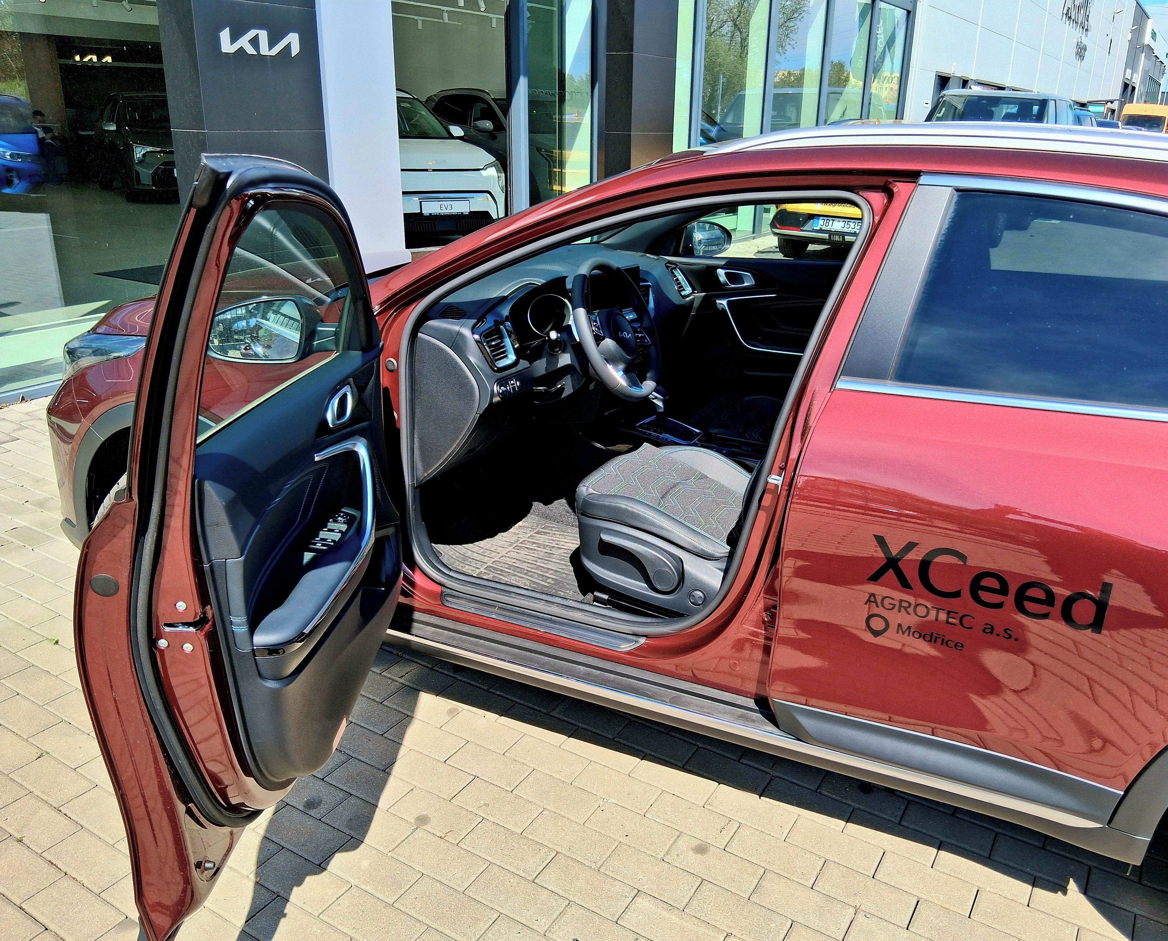 Kia XCee´d, 1,6 T-GDI GPF 7DCT STEEL EDITI - fotka 5