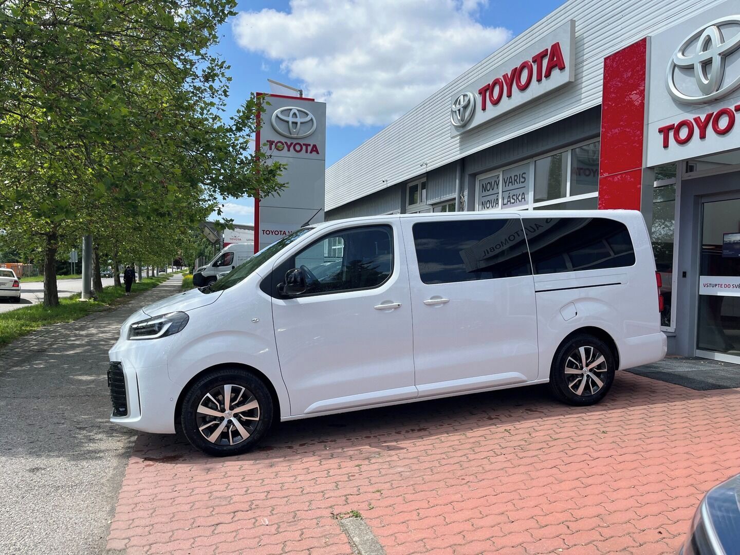 Toyota Proace Verso, Proace Verso 5D L2 2.0D 144 - fotka 2