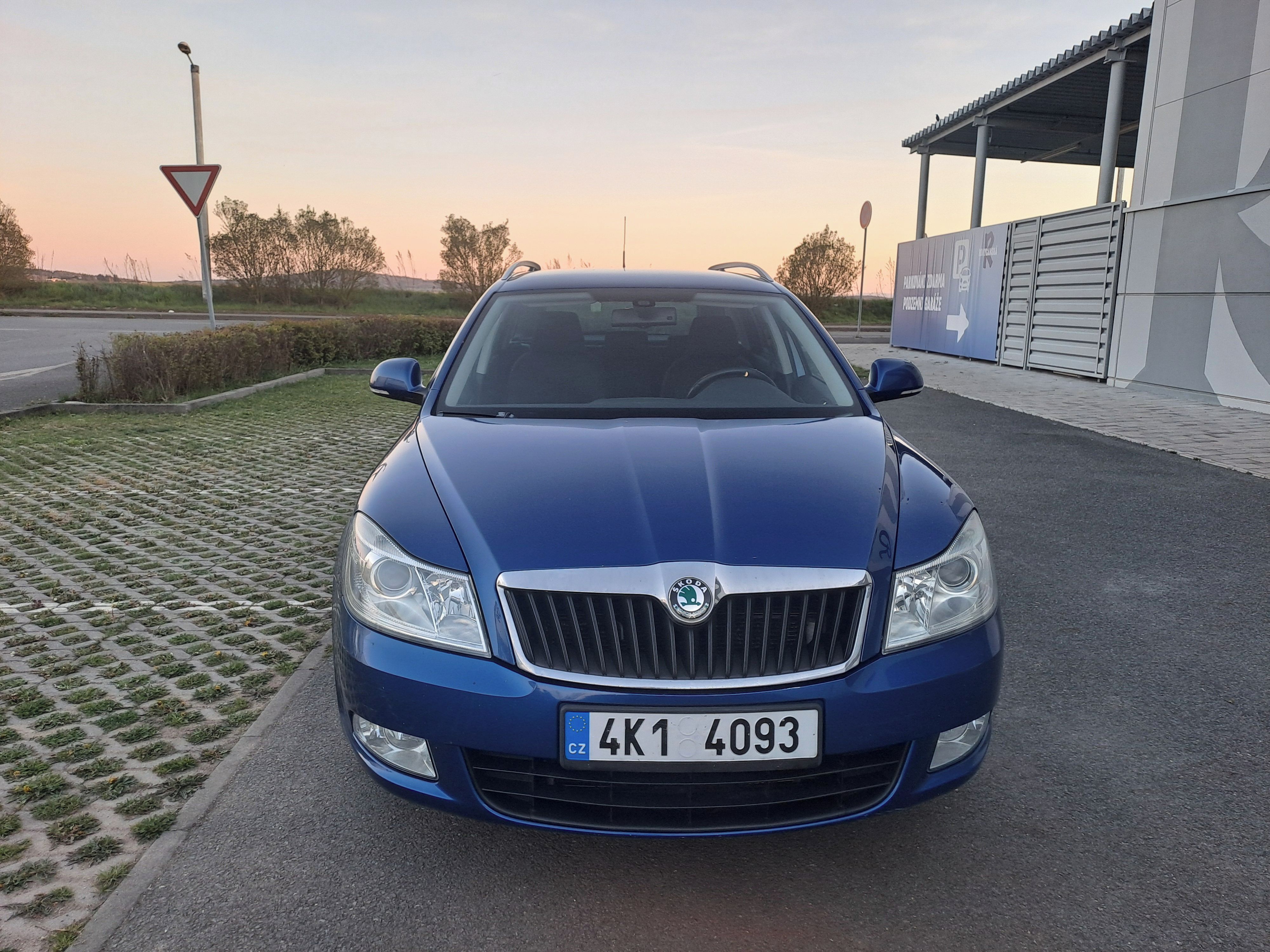 Škoda Octavia, 1.6TDI 77KW KOMBI,ELEGANCE! - fotka 2