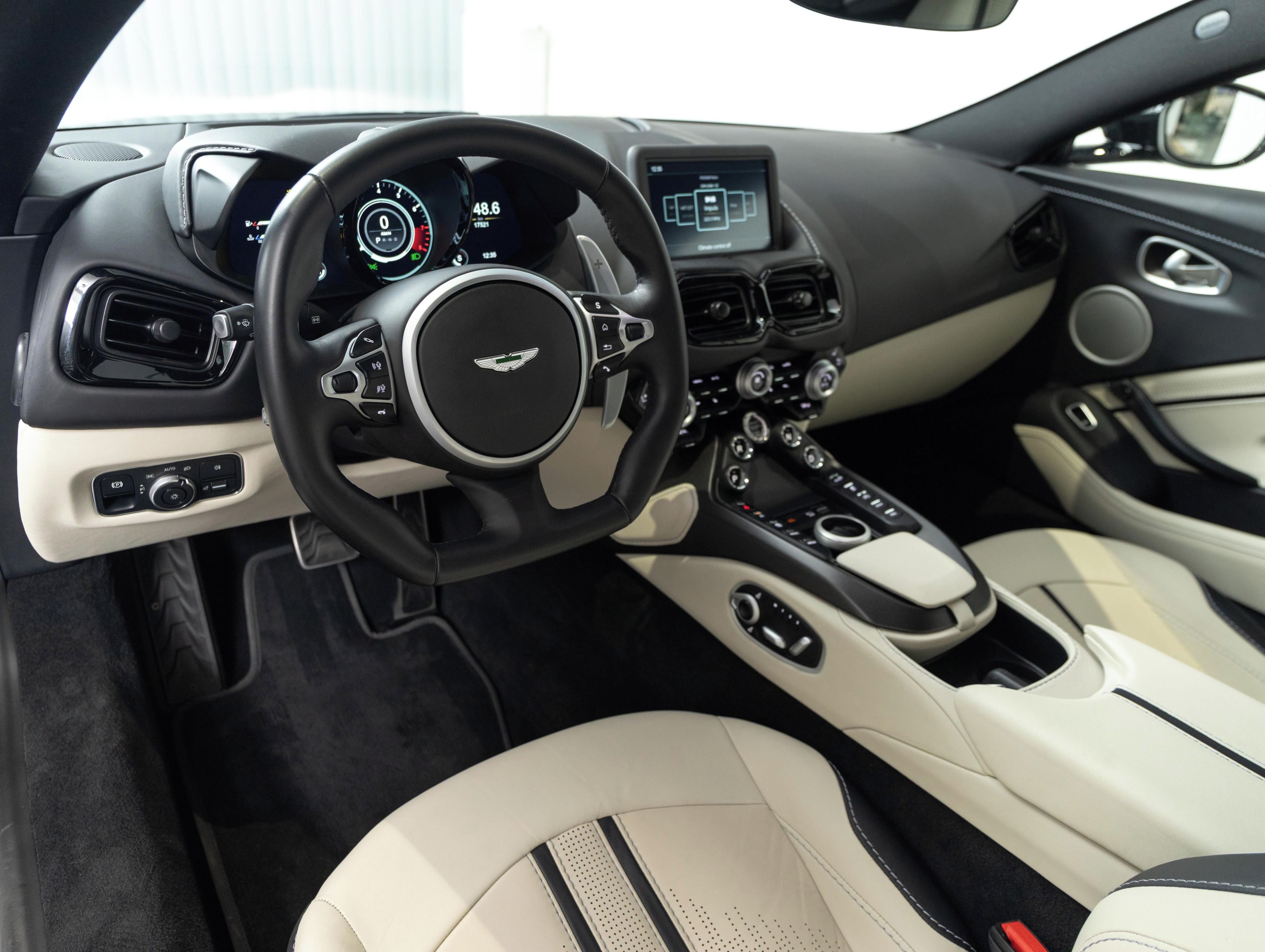 Aston Martin V8 Vantage, V8 Vantage 4.0 V8 - fotka 6