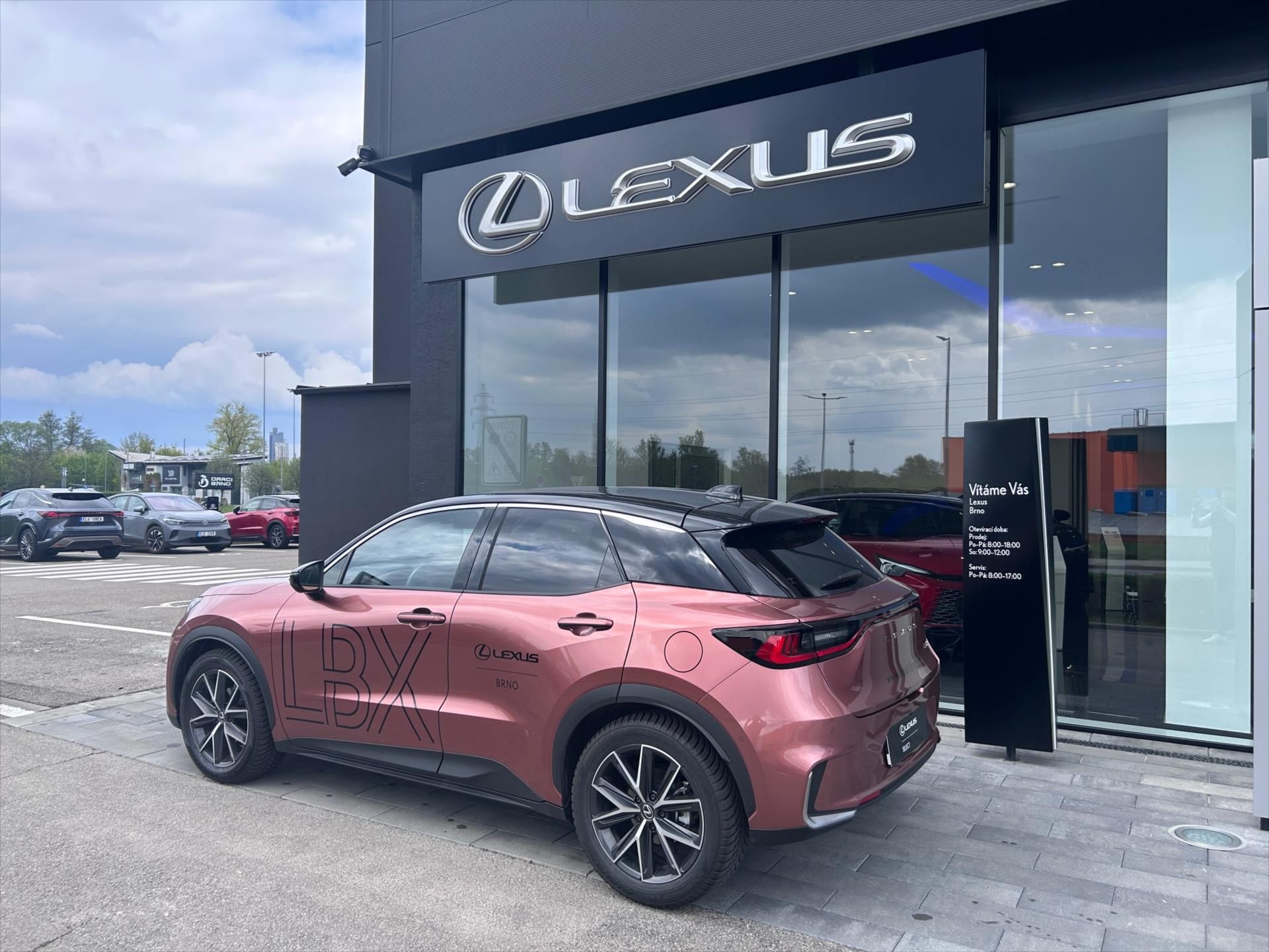 Lexus LBX, 1,5   Cool Advanced - fotka 4