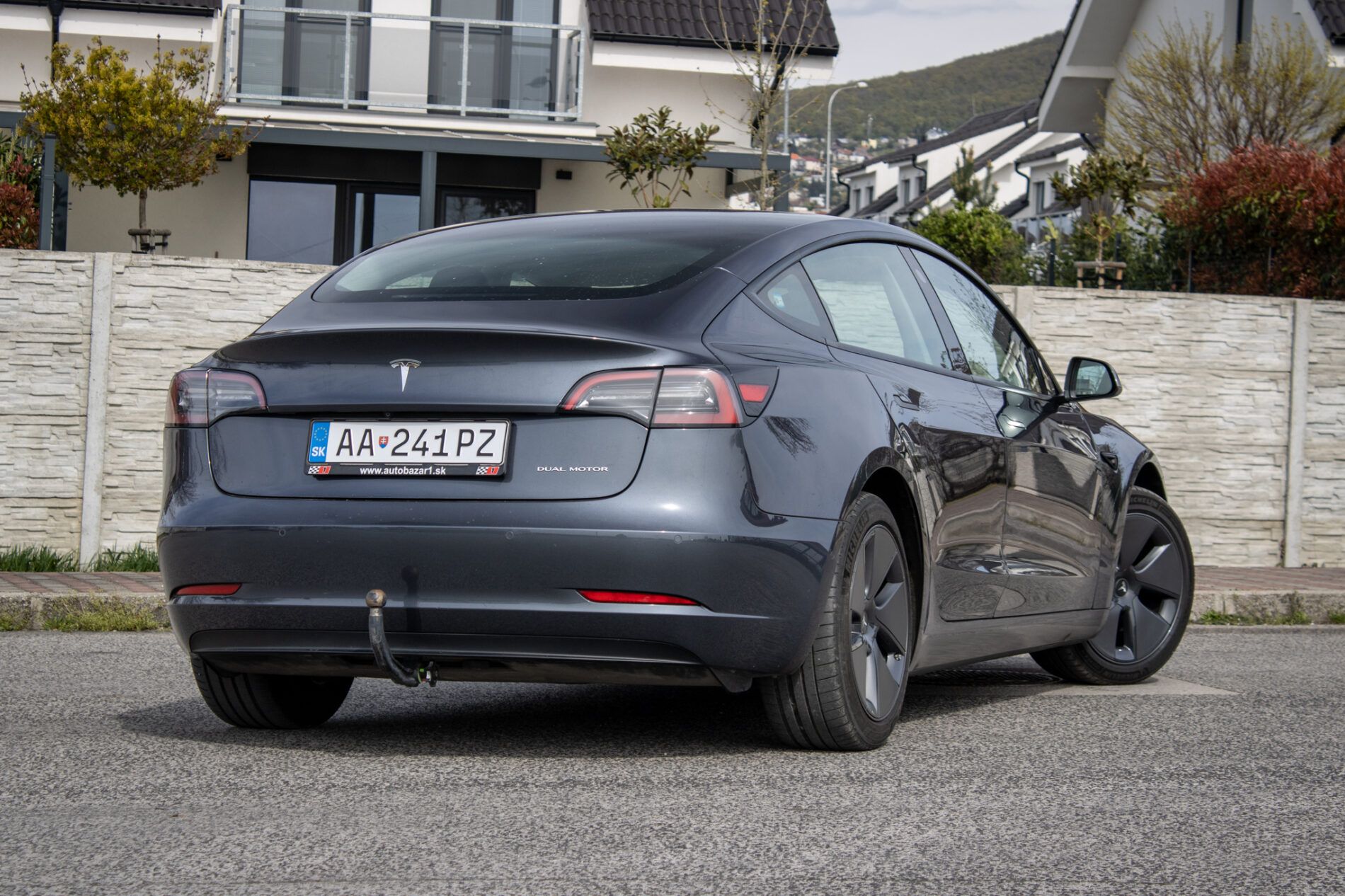 Tesla Model 3 - fotka 5