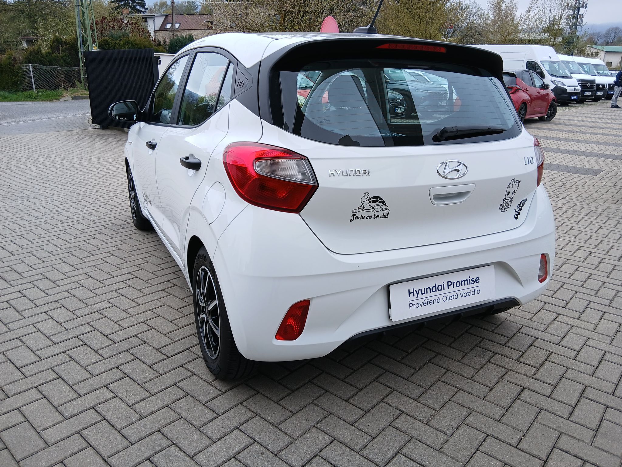Hyundai i10, 1.0i 67k Comfort GO + ALU - fotka 4