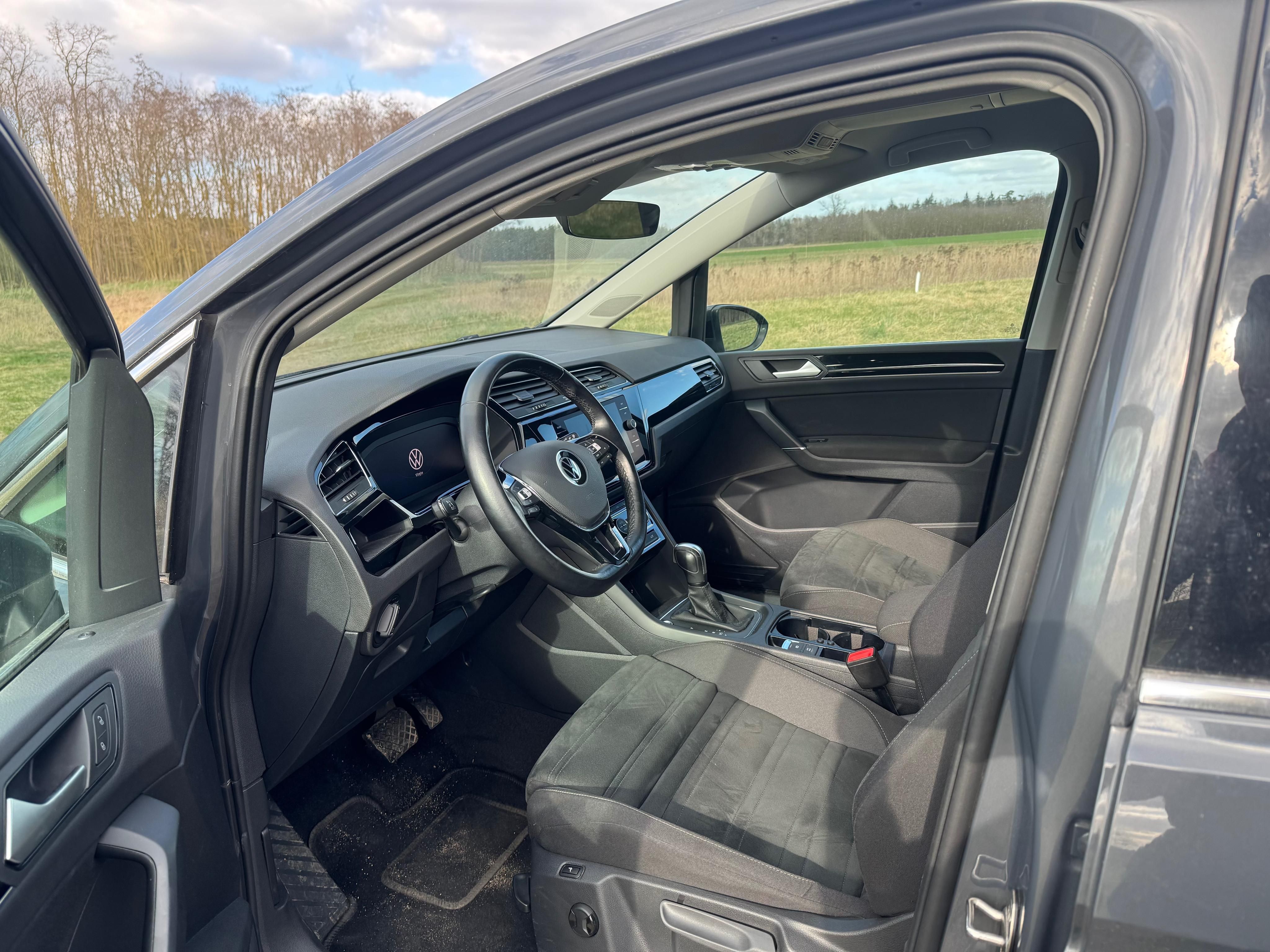 Volkswagen Touran - fotka 4