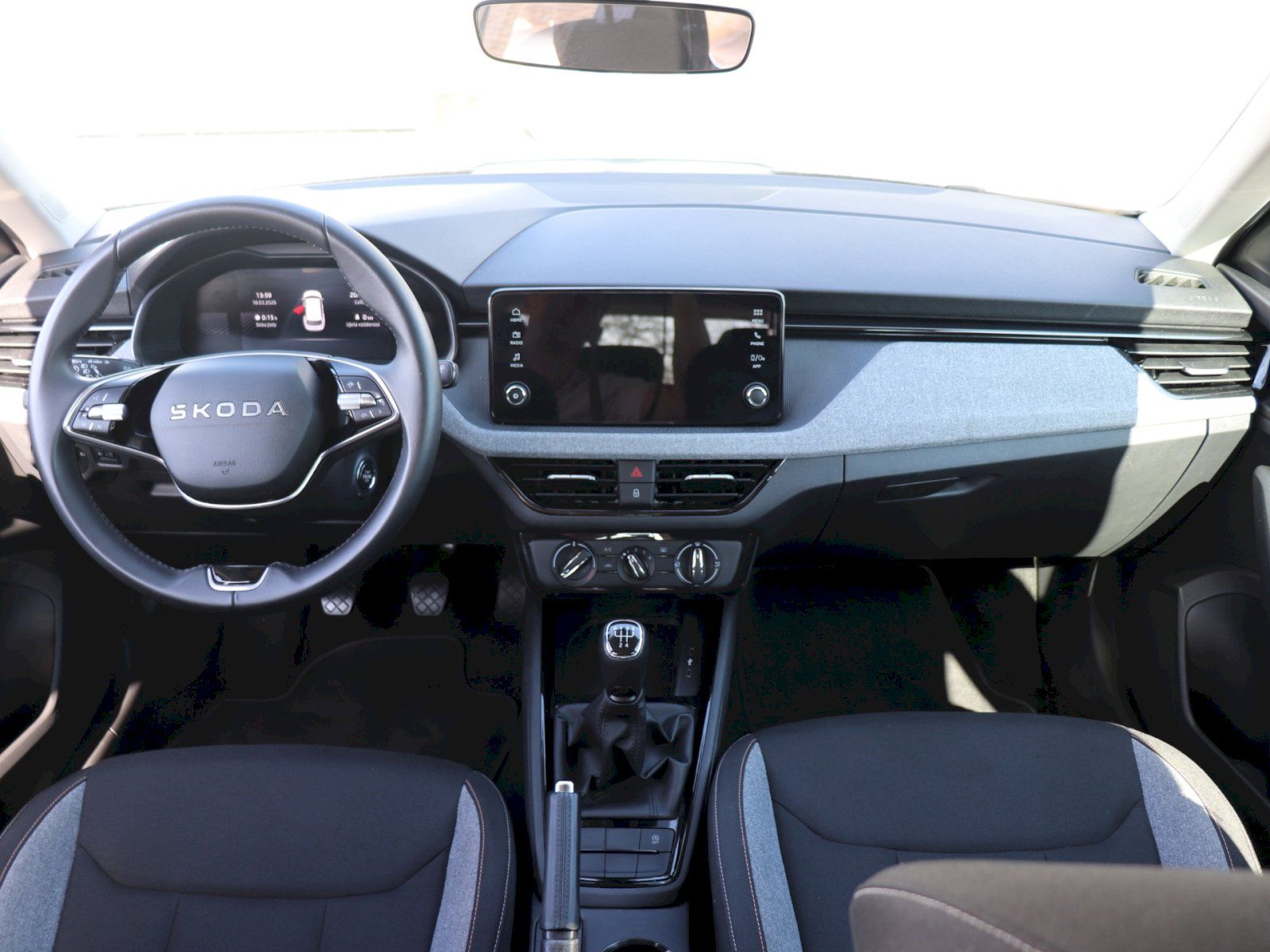 Škoda Kamiq, Kamiq Selection 1.0 TSI 70kW 5 - fotka 5