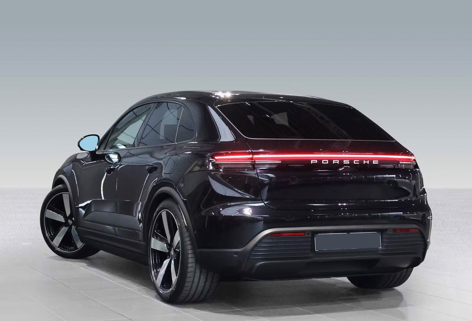 Porsche Macan, 4 Electric Pano 360 ACC Vzduch - fotka 5