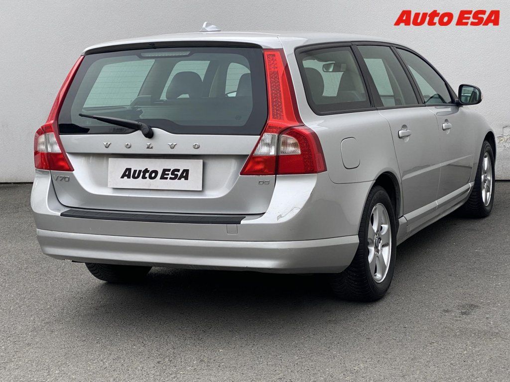 Volvo V70, 2.4 D,Momentum,AT - fotka 4