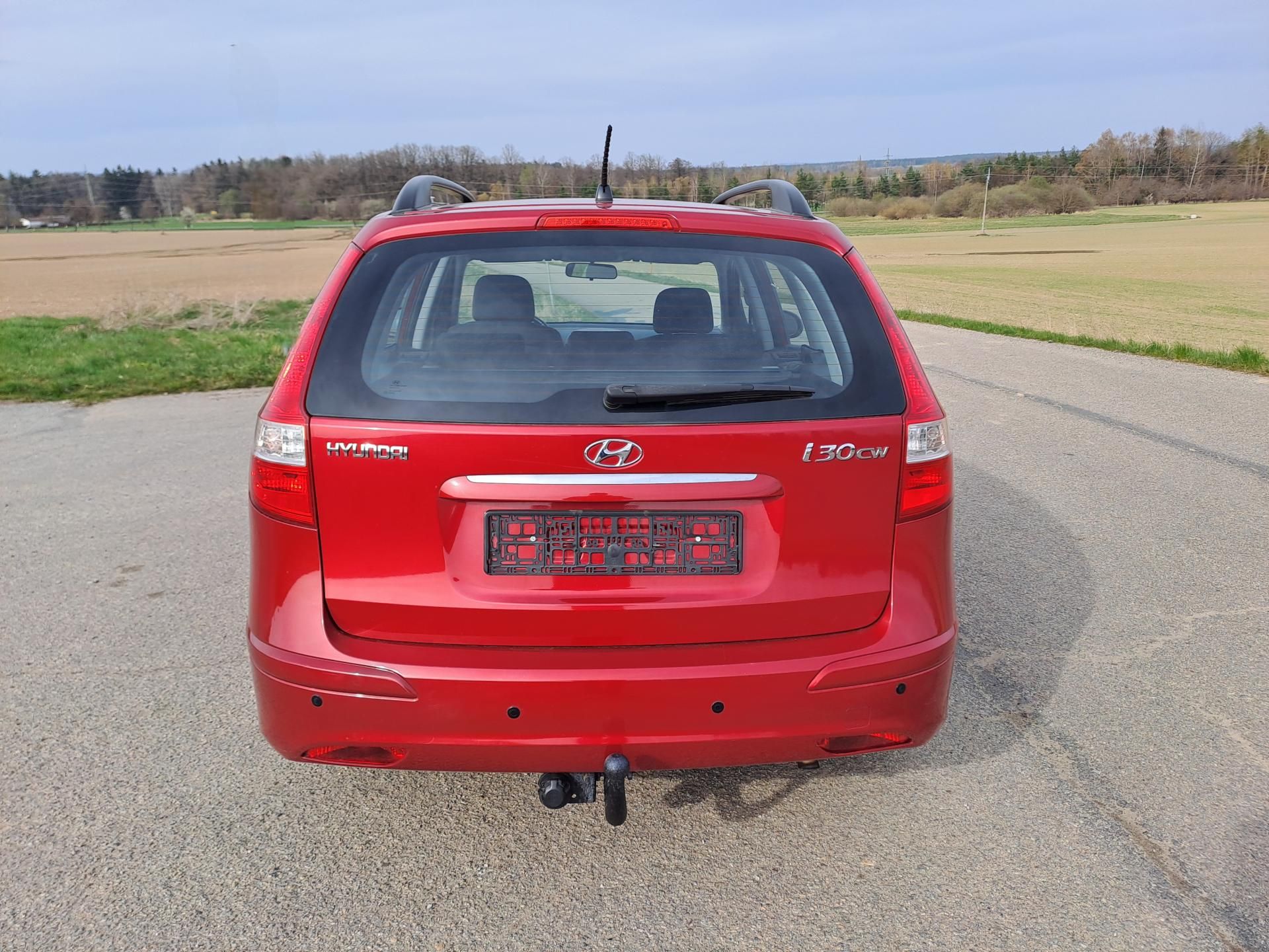 Hyundai i30, 1.4i DOLOŽENÉ KM - fotka 6