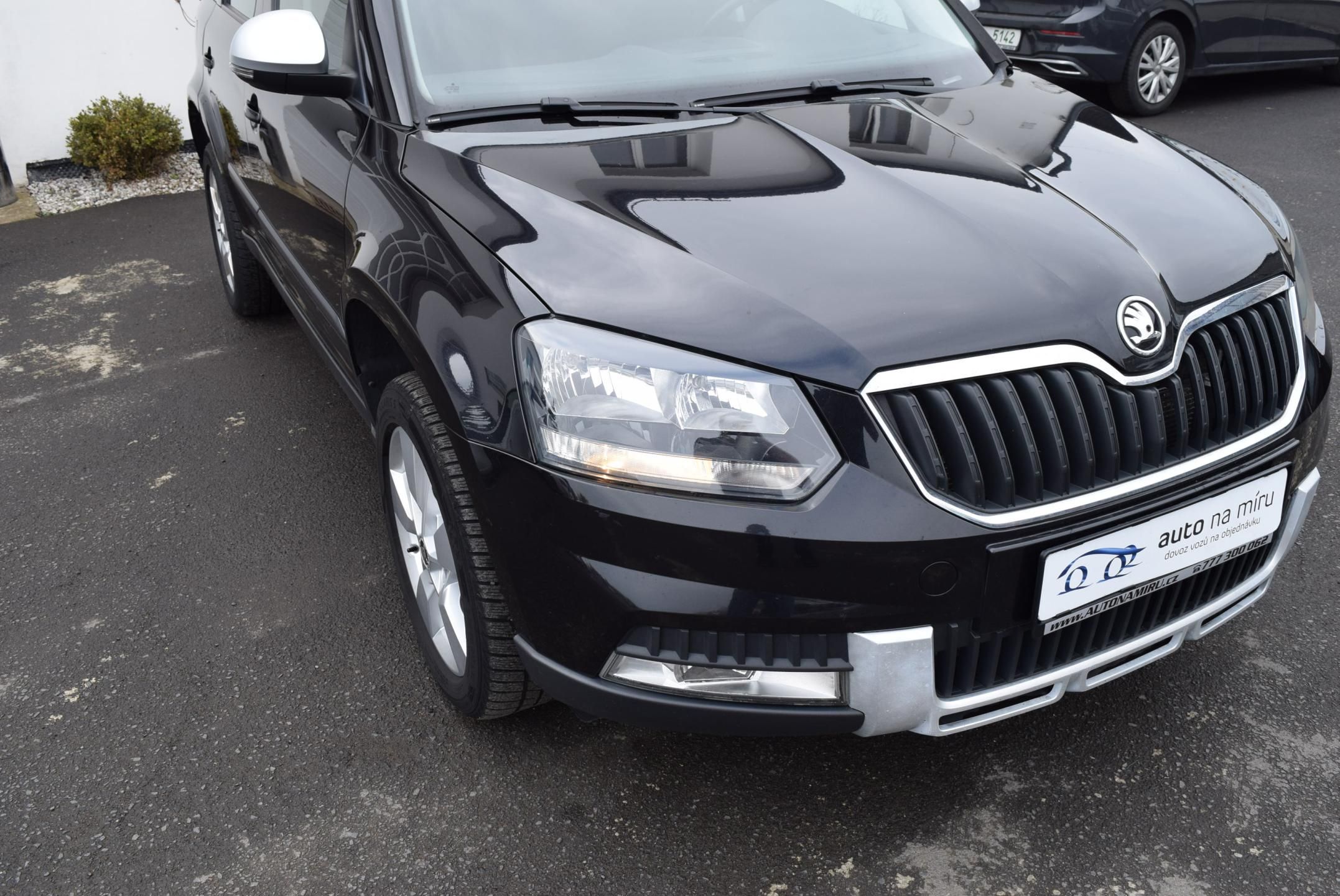 Škoda Yeti, 1.4TSI 92kw AMBI ALU TEMPOMAT - fotka 4
