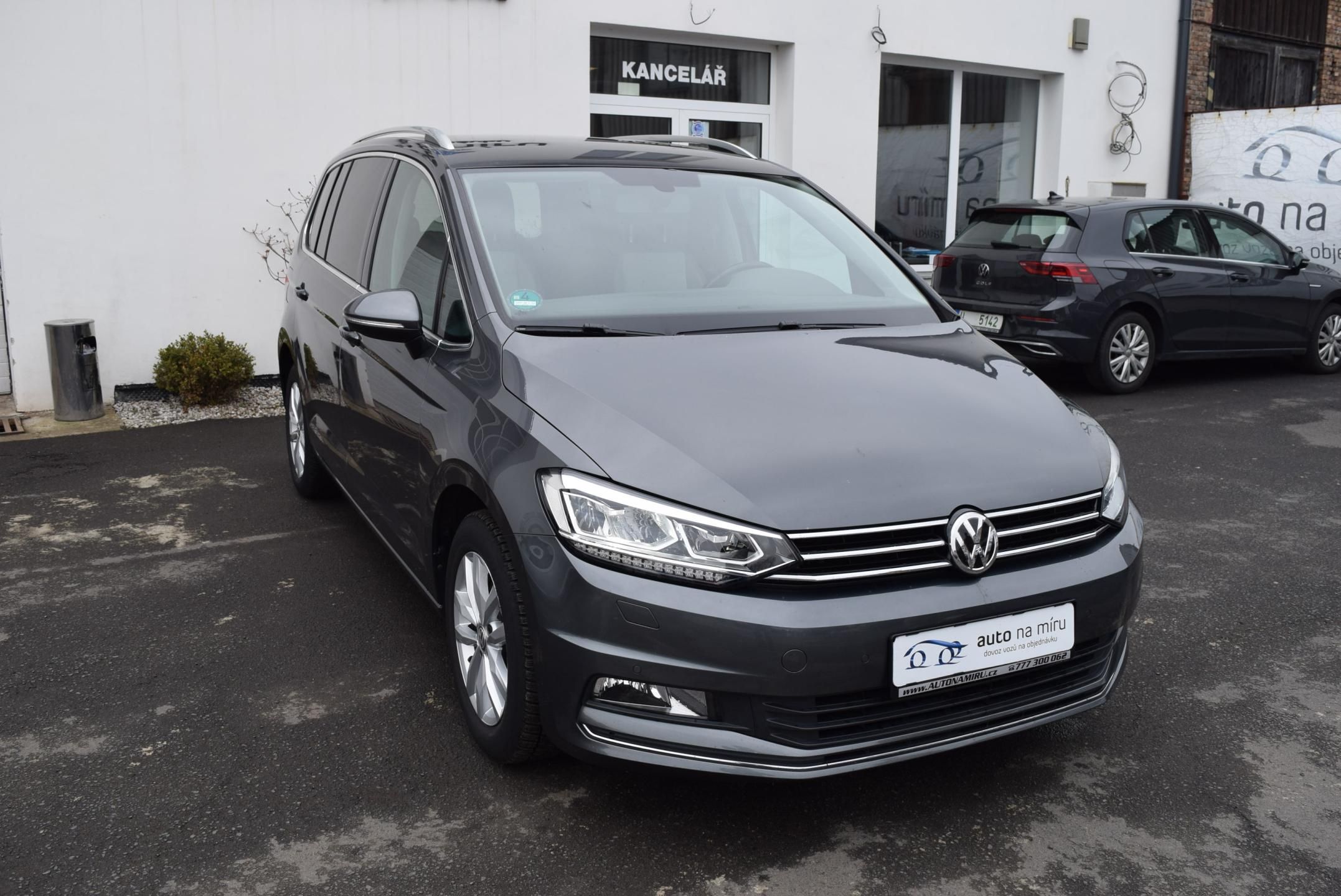 Volkswagen Touran, 1.4TSI 110kw HIGHLINE 7M TAŽNÉ - fotka 4