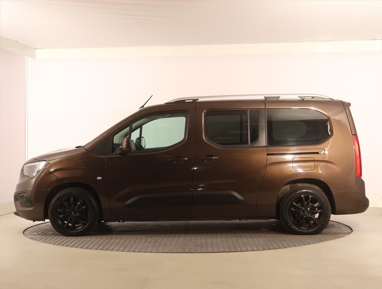 Opel Combo, Maxi 1.2 Turbo, Edition, 5Míst - fotka 3