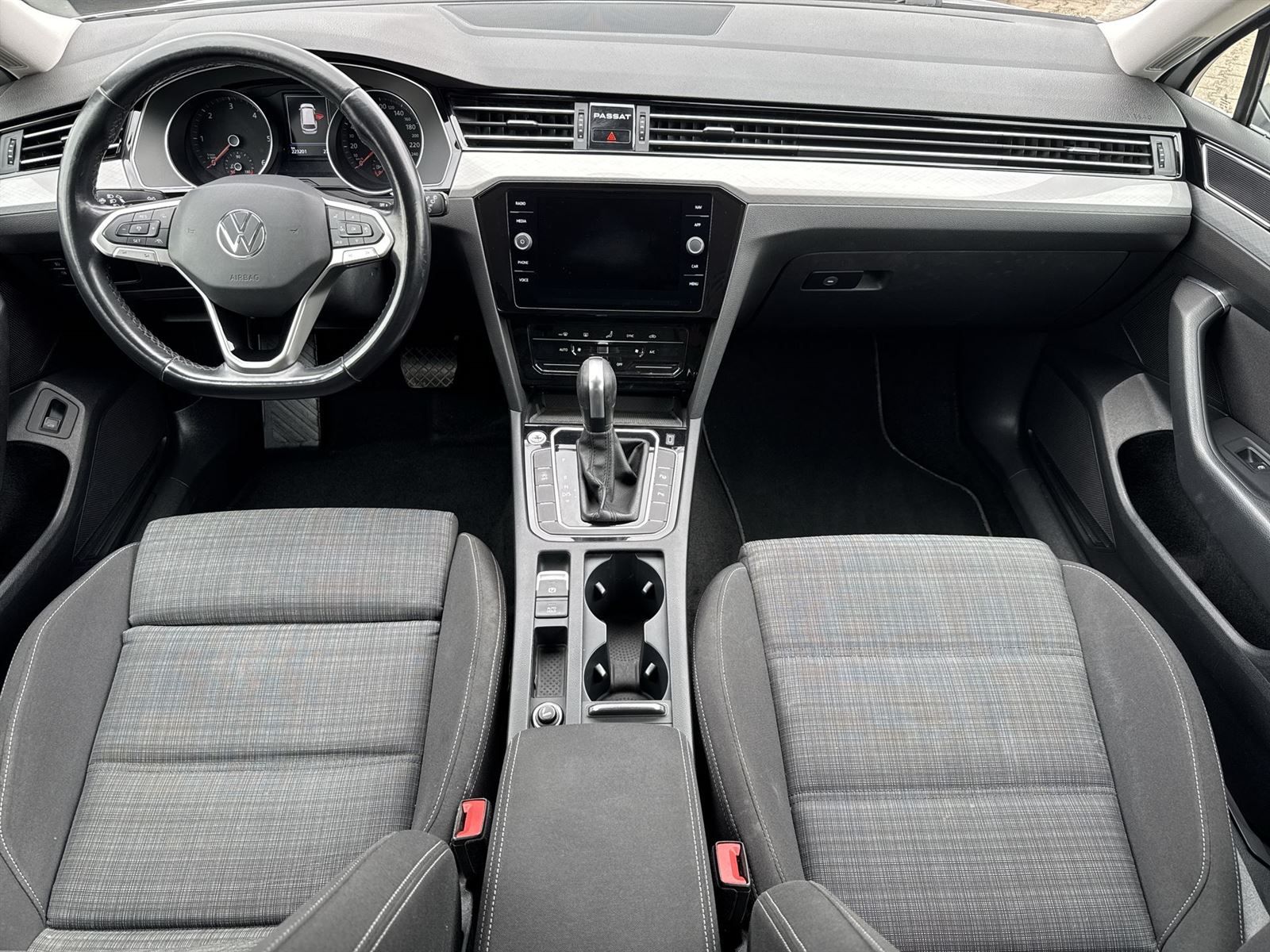 Volkswagen Passat, Variant 2.0 TDI DSG Business - fotka 5