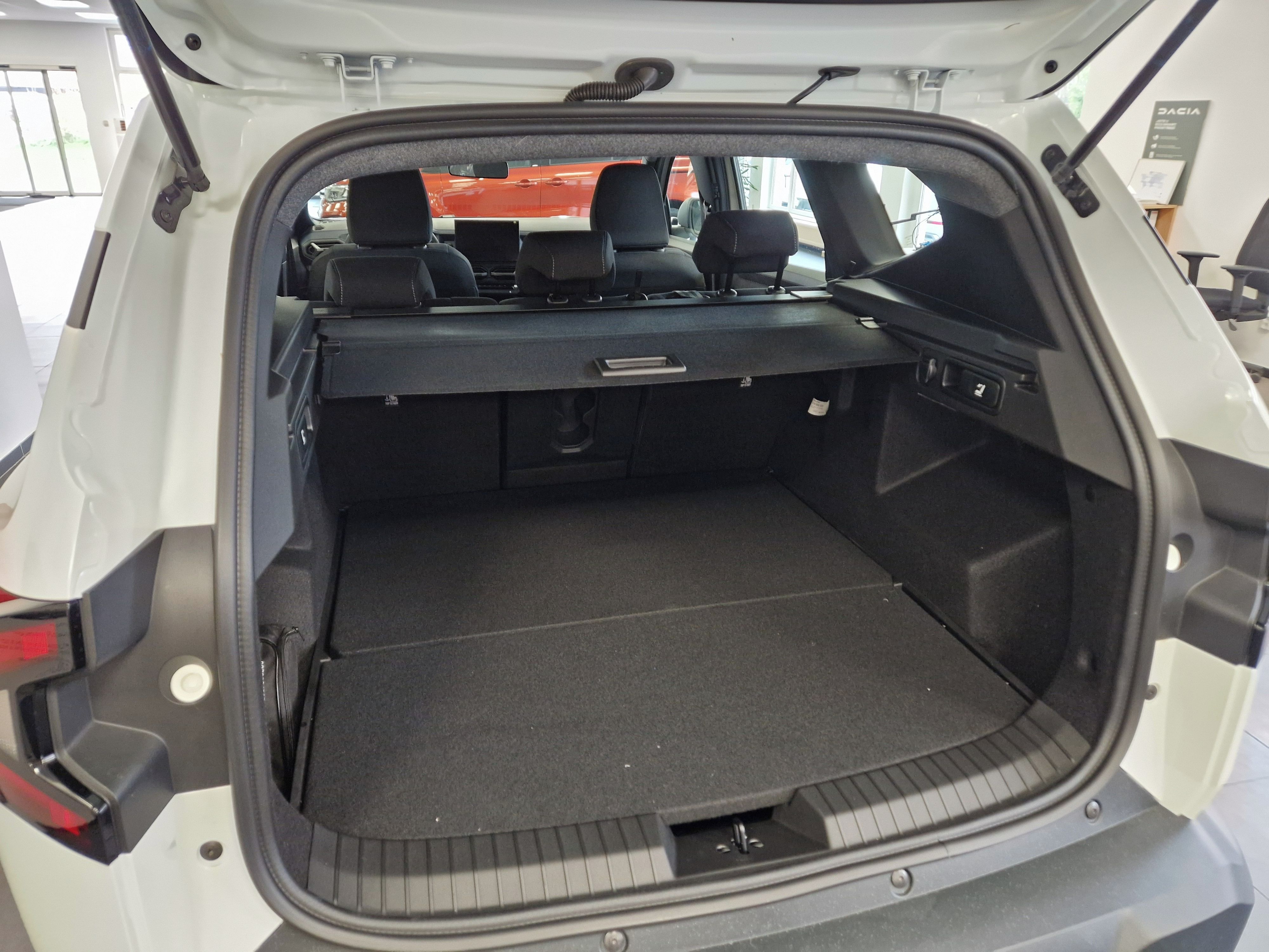 Dacia Bigster, Expression MILD HYBRID-G 140 - fotka 6